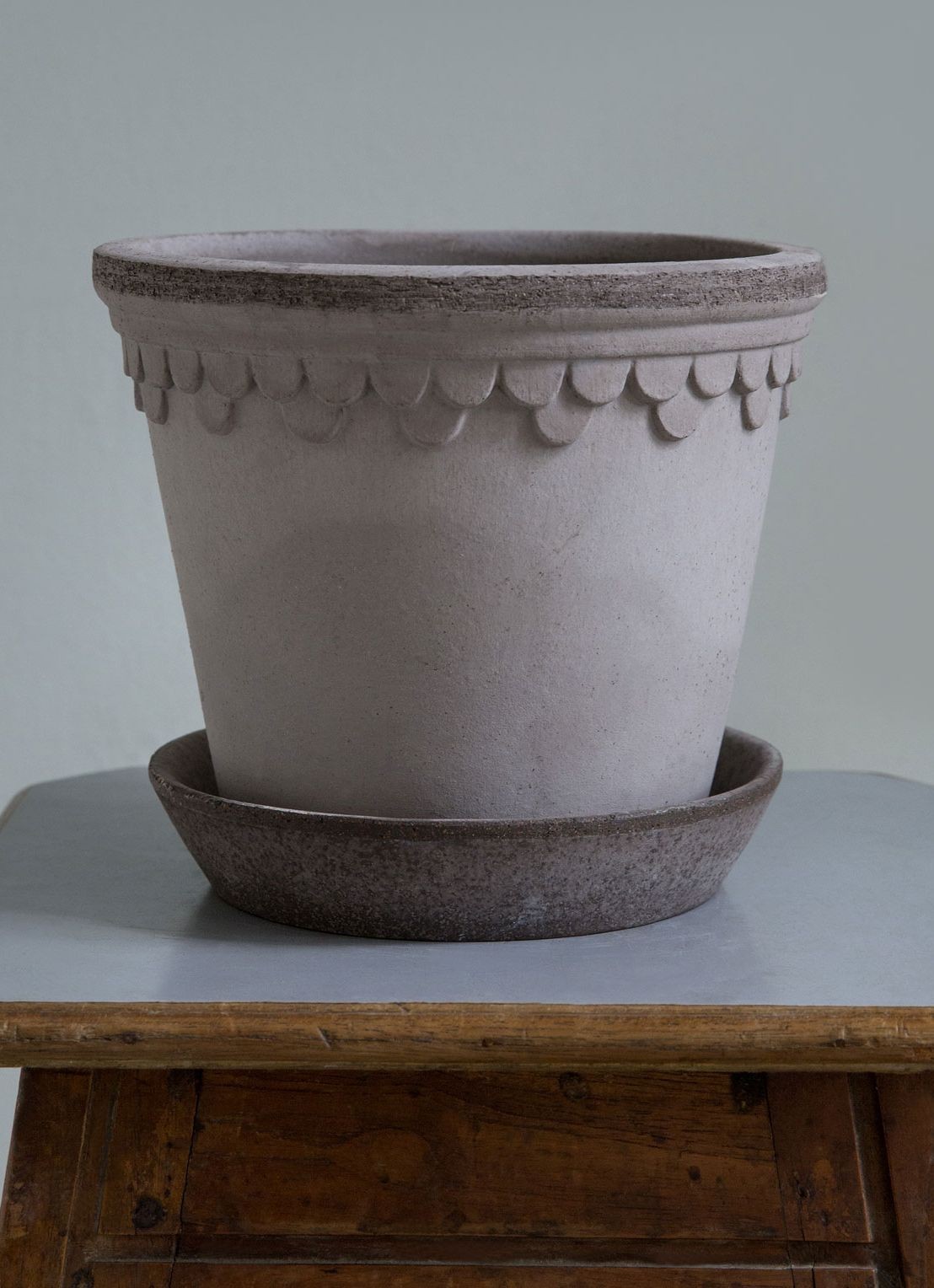 Bergs Potter Københavner Raw bloempot voor binnen Ø16 cm - achterkant grijs