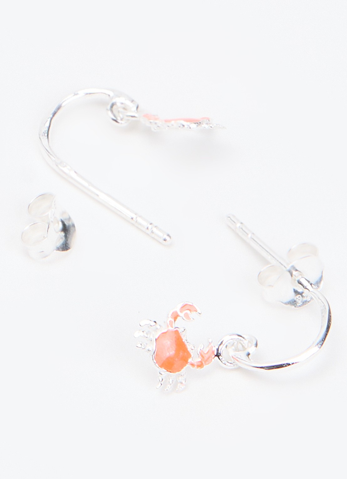 Bibi Camille Crab oorstekers van zilver - detail 2 zilver