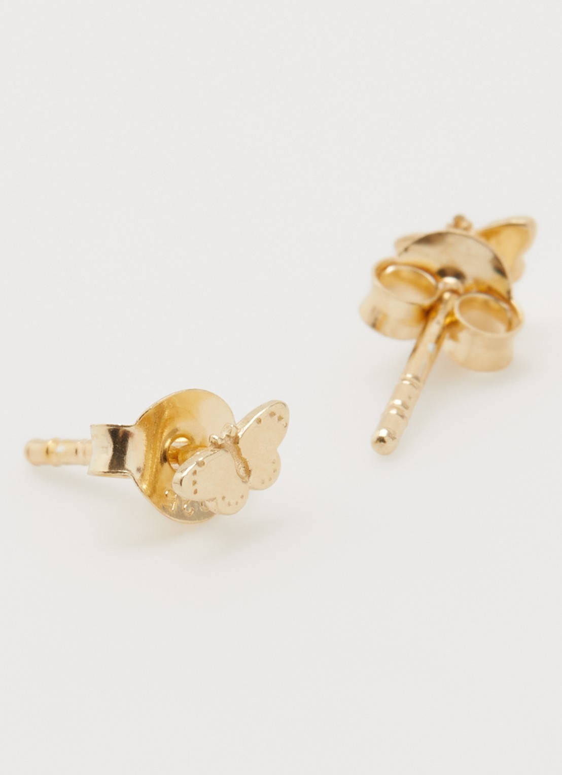 Bibi Camille Mini Butterfly oorknopjes verguld - detail 2 goud