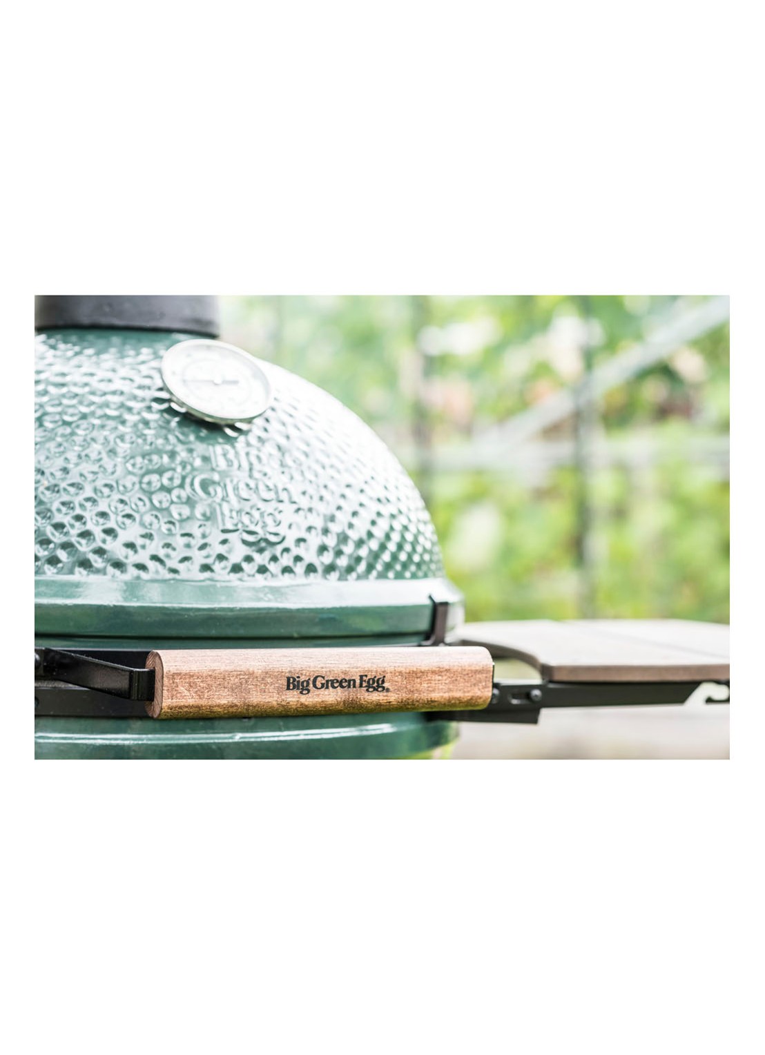 Big Green Egg Medium kamado houtskoolbarbecue met onderstel en accessoires 4-delig - detail 2 groen