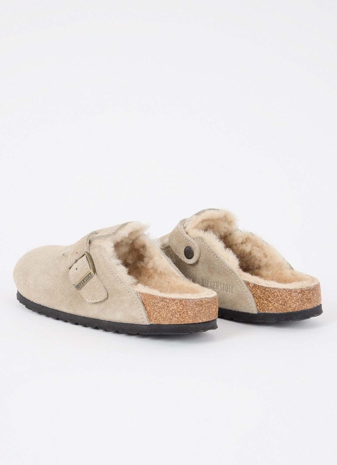 Birkenstock Boston clog van suède met lamswol - achterkant 2 taupe