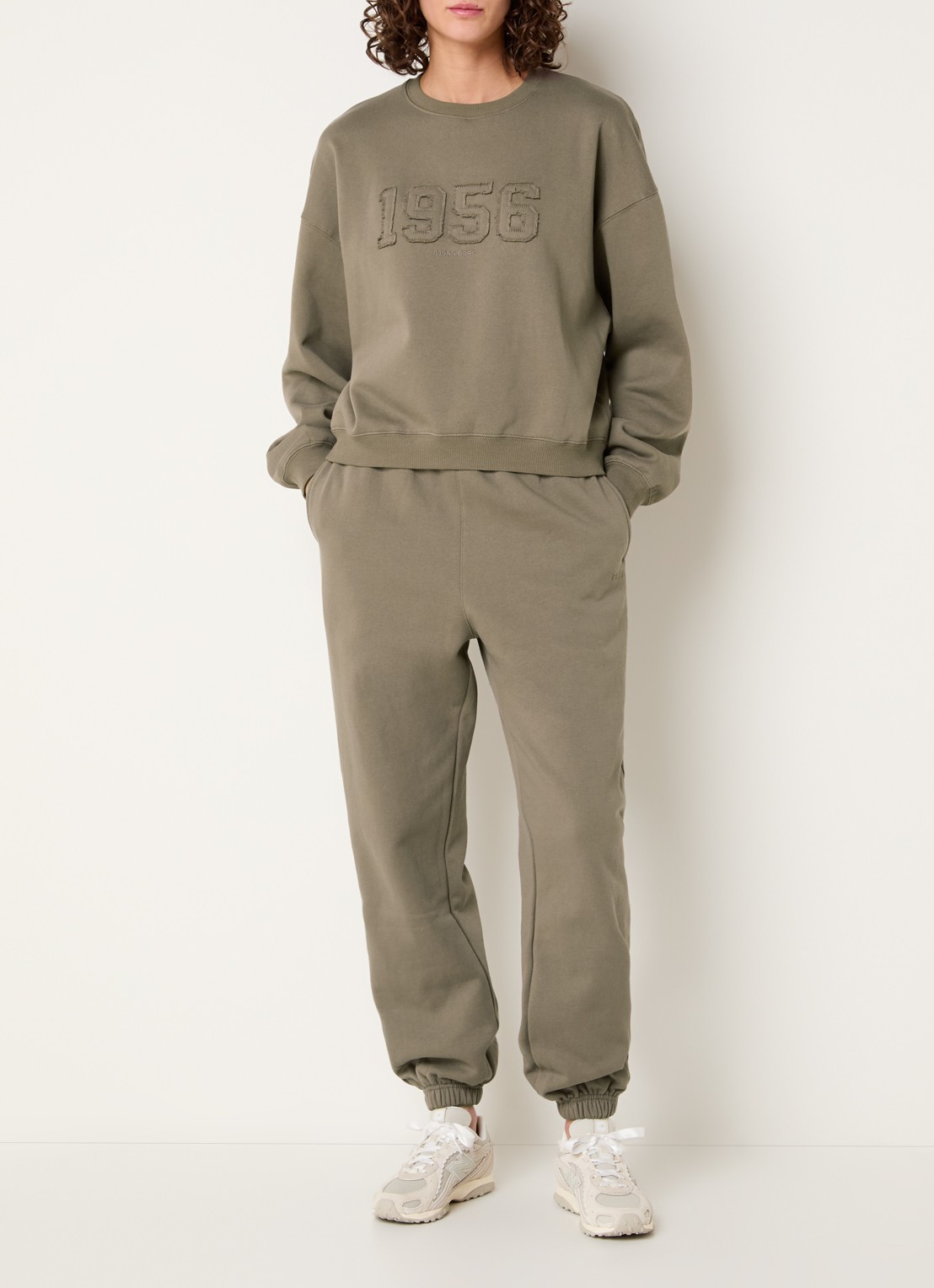 Björn Borg High waist tapered fit joggingbroek met steekzakken - voorkant 2 lichtbruin
