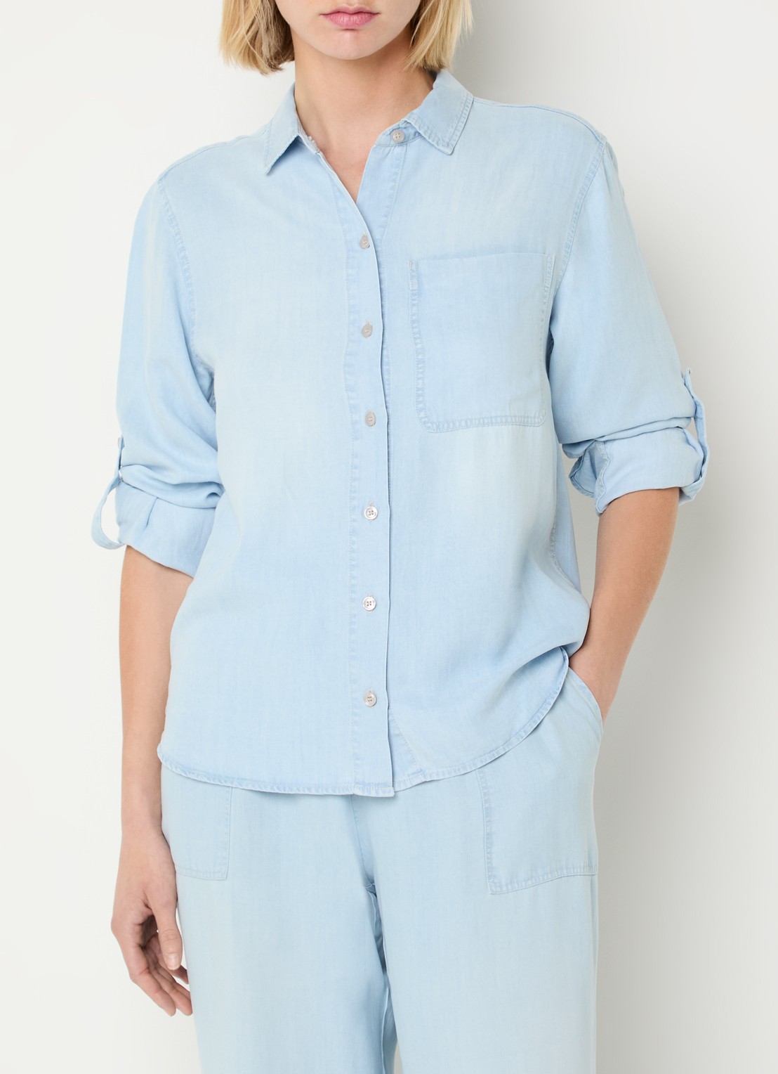 BLLMR Bodi blouse met borstzak - detail 2 lichtblauw