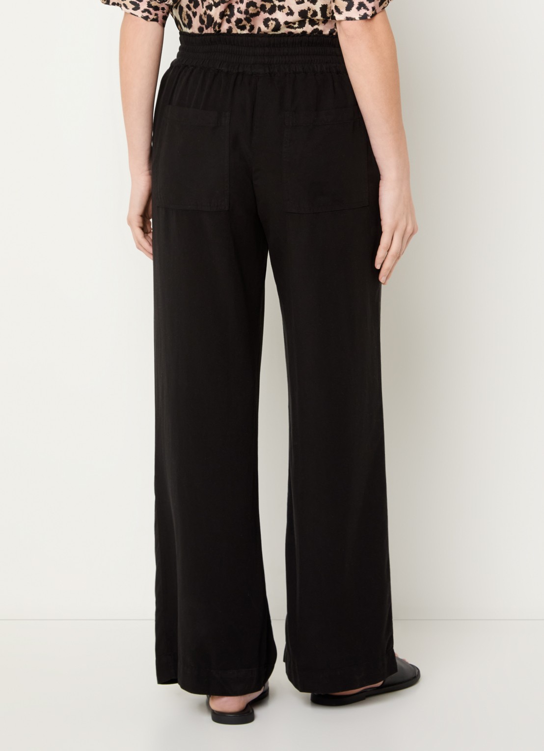 BLLMR Stella high waist straight fit pantalon met opgestikte zakken - achterkant zwart
