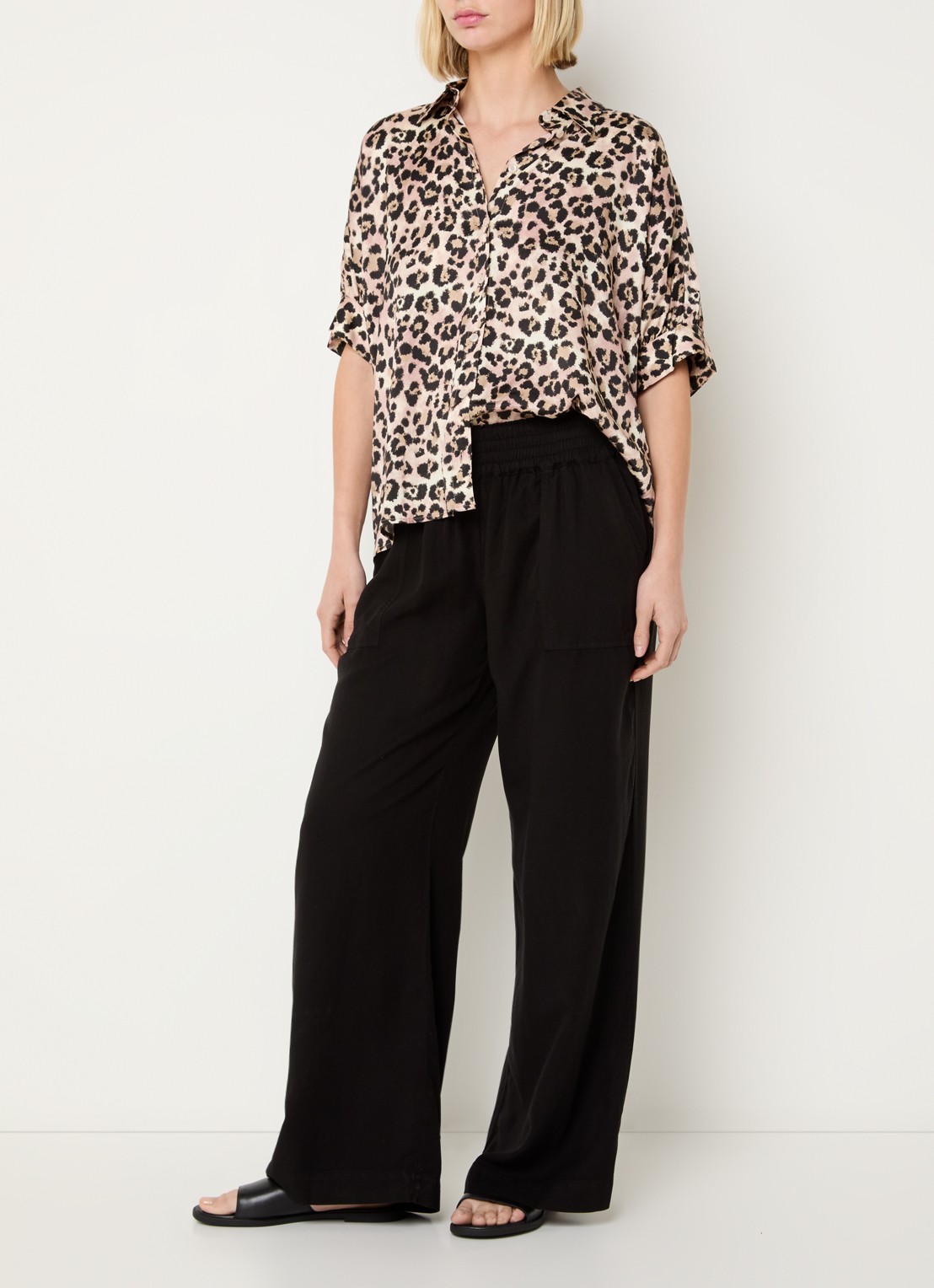 BLLMR Stella high waist straight fit pantalon met opgestikte zakken - voorkant 3 zwart