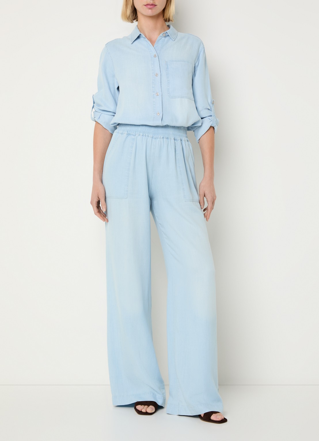 BLLMR Stella high waist wide fit broek van chambray - voorkant 3 lichtblauw
