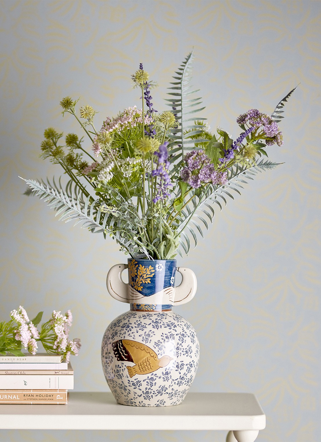 Bloomingville Hezha vaas 23,5 cm - detail 2 blauw