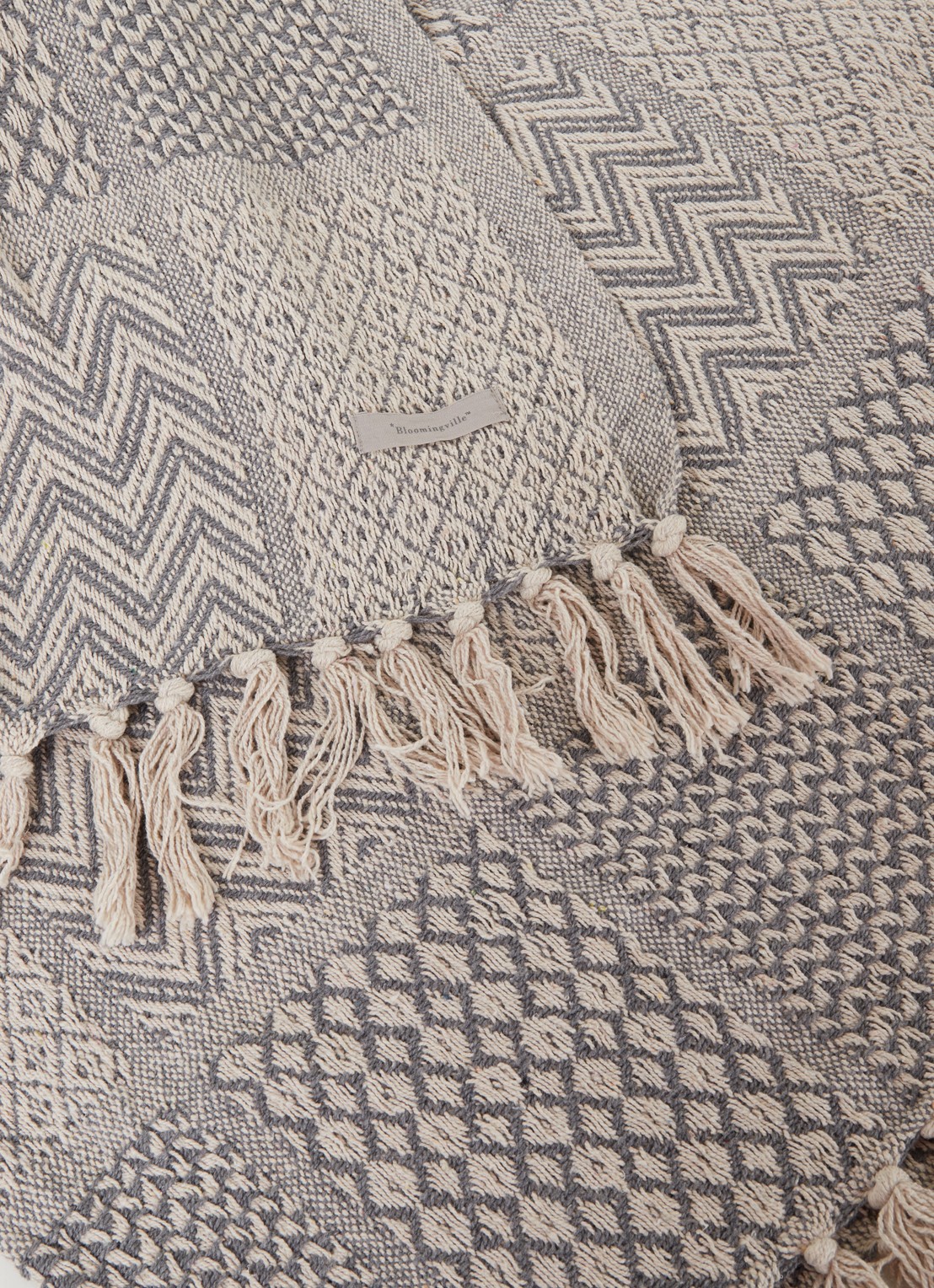 Bloomingville Rodion plaid van  katoenblend 160 x 130 cm - detail donkergrijs