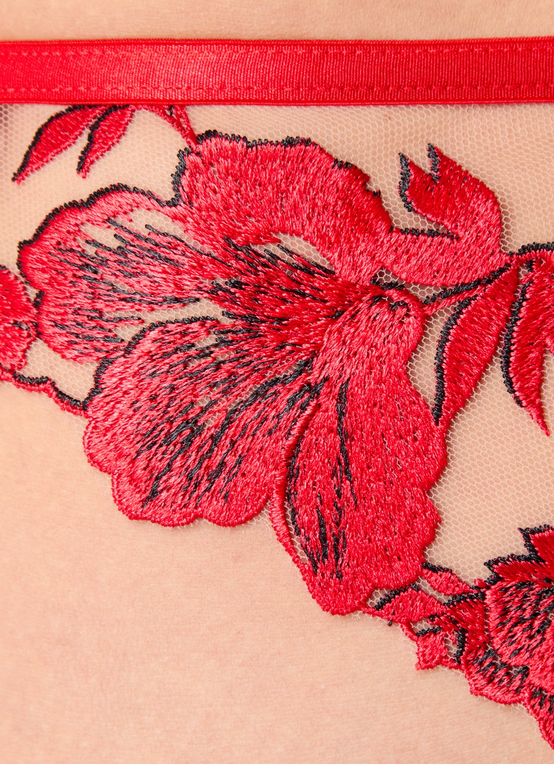 Bluebella Lavanya jarretels van mesh met borduring - detail 5 rood