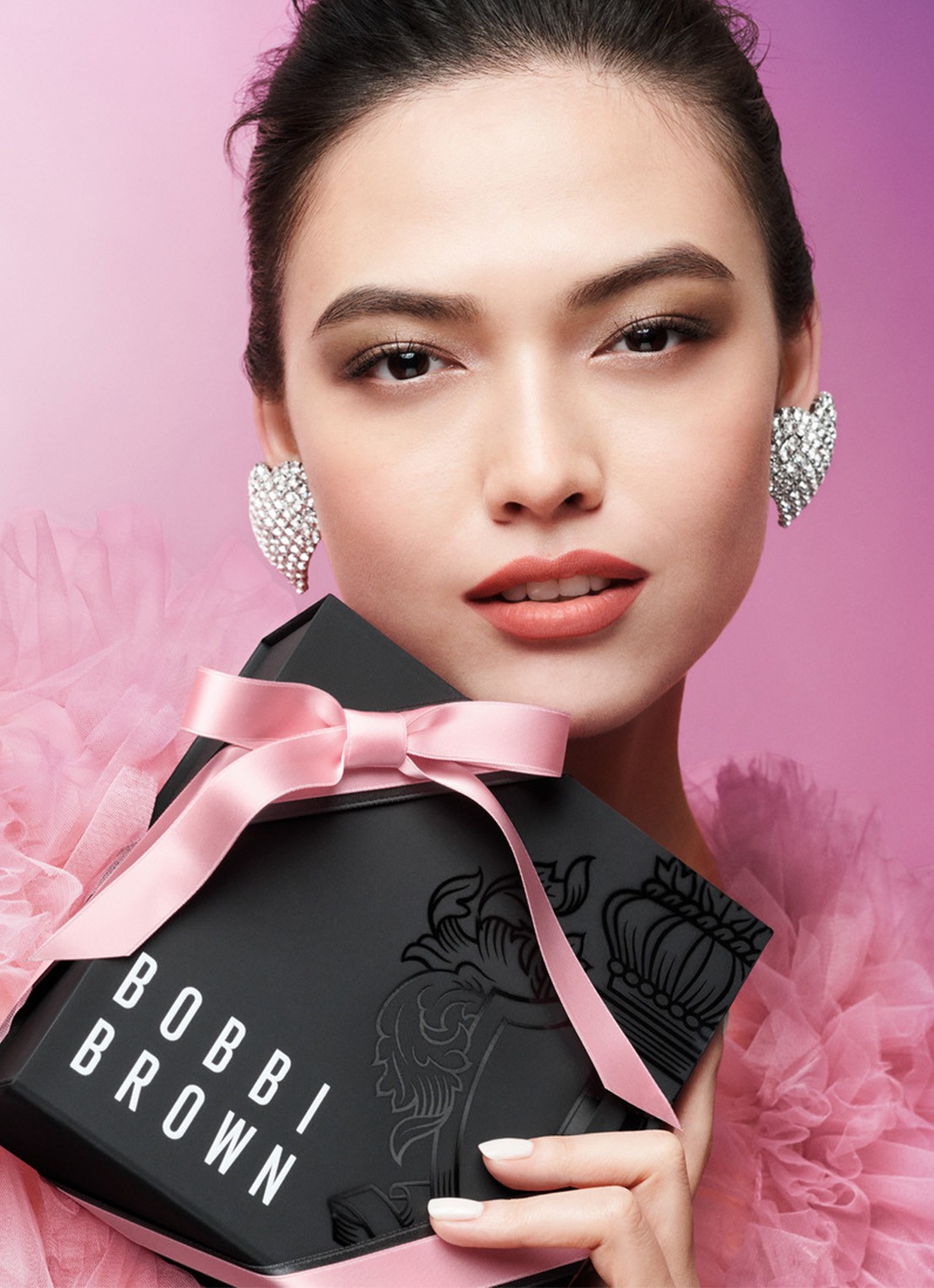 Bobbi Brown Luxe Matte Liquid Lipstick - detail 5 claret