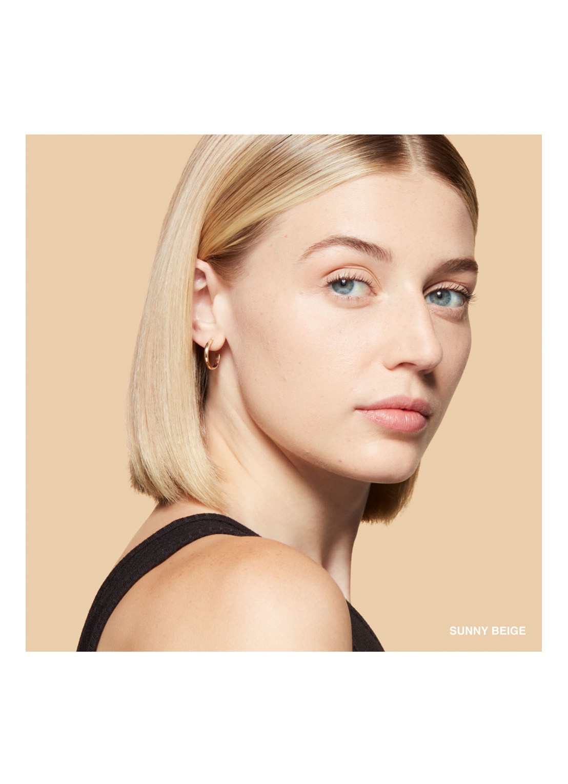 Bobbi Brown Sheer Finish Pressed Powder - poeder - detail 7 sunny beige