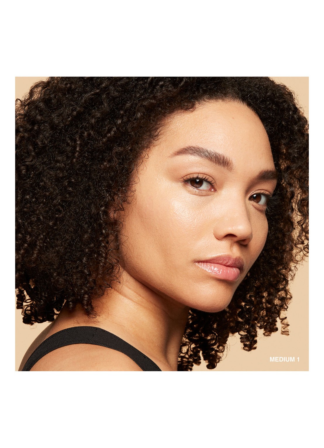 Bobbi Brown Vitamin Skin Tint SPF 15 - getinte dagcréme - detail 4 medium 1