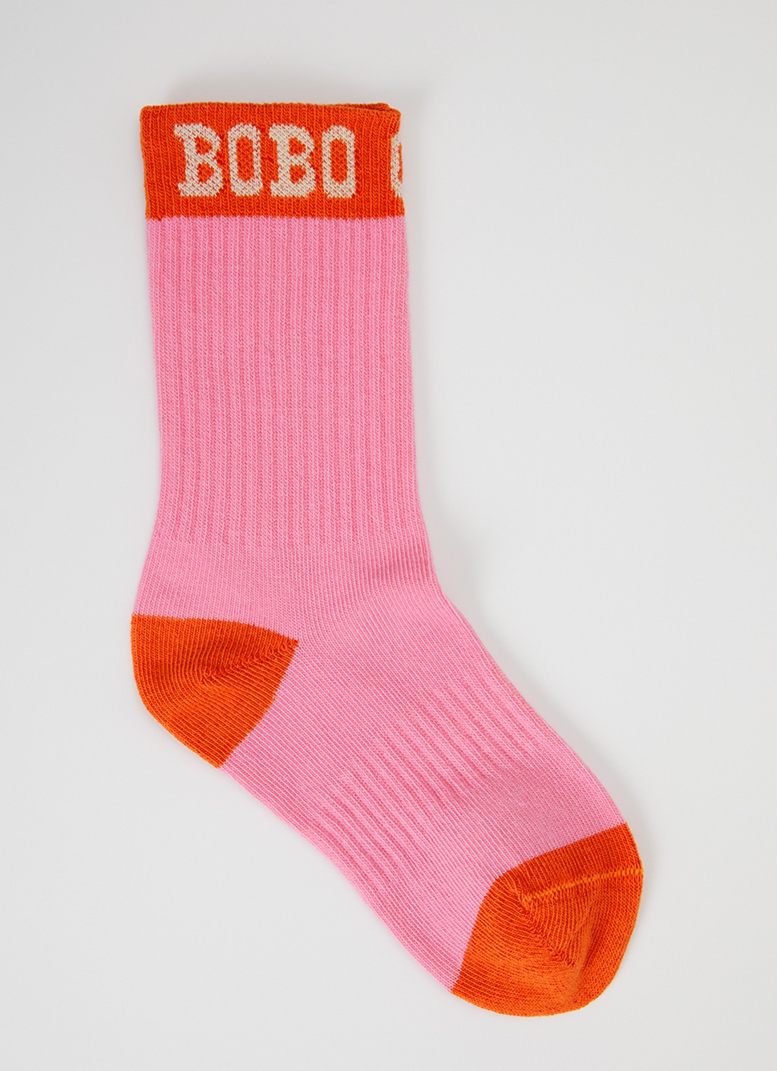 BOBO CHOSES Pop ribgebreide sokken in katoenblend met logo - voorkant roze
