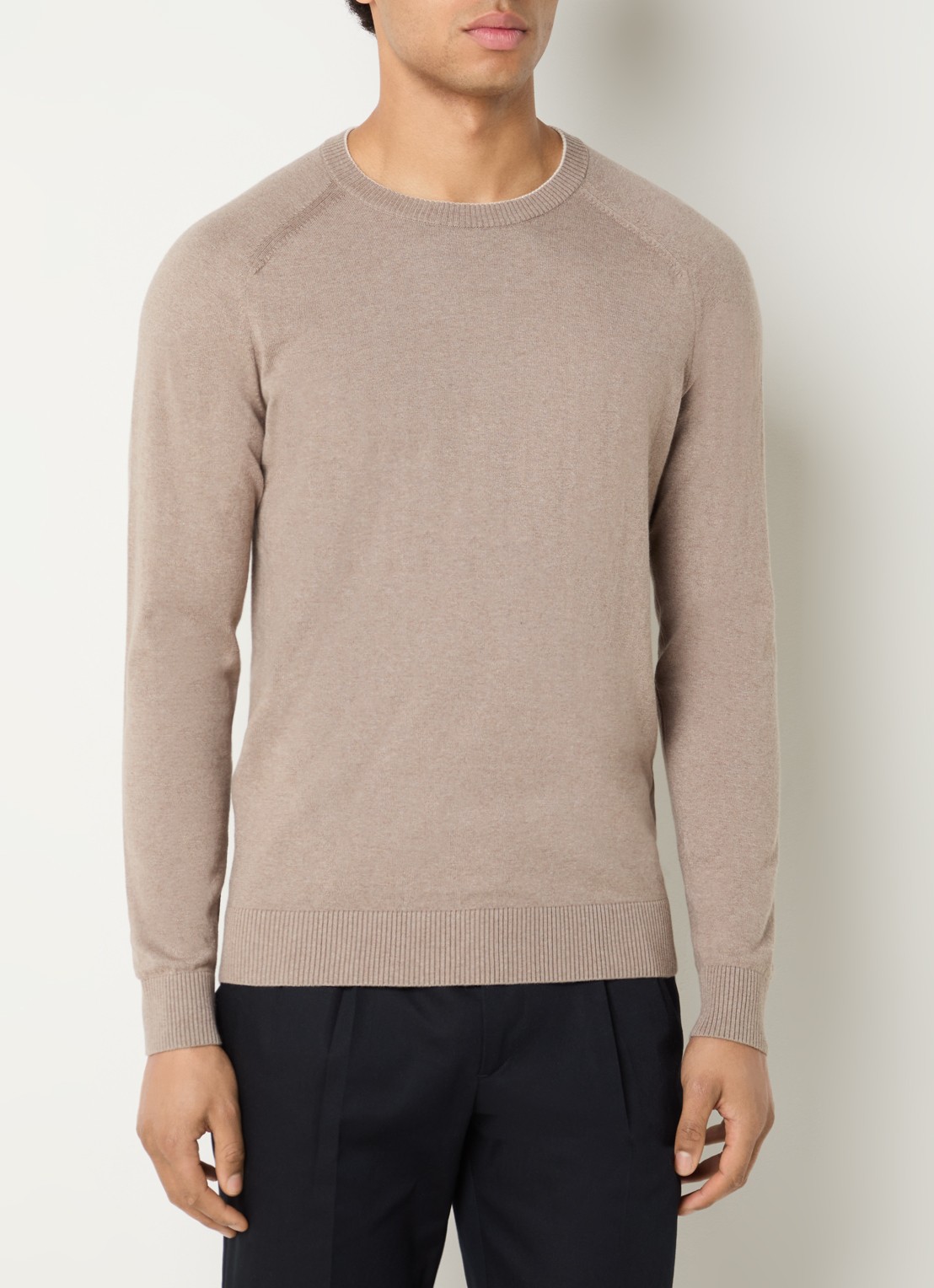 Boggi Milano Fijngebreide pullover in kasjmierblend met ronde hals - detail 4 donkerbeige