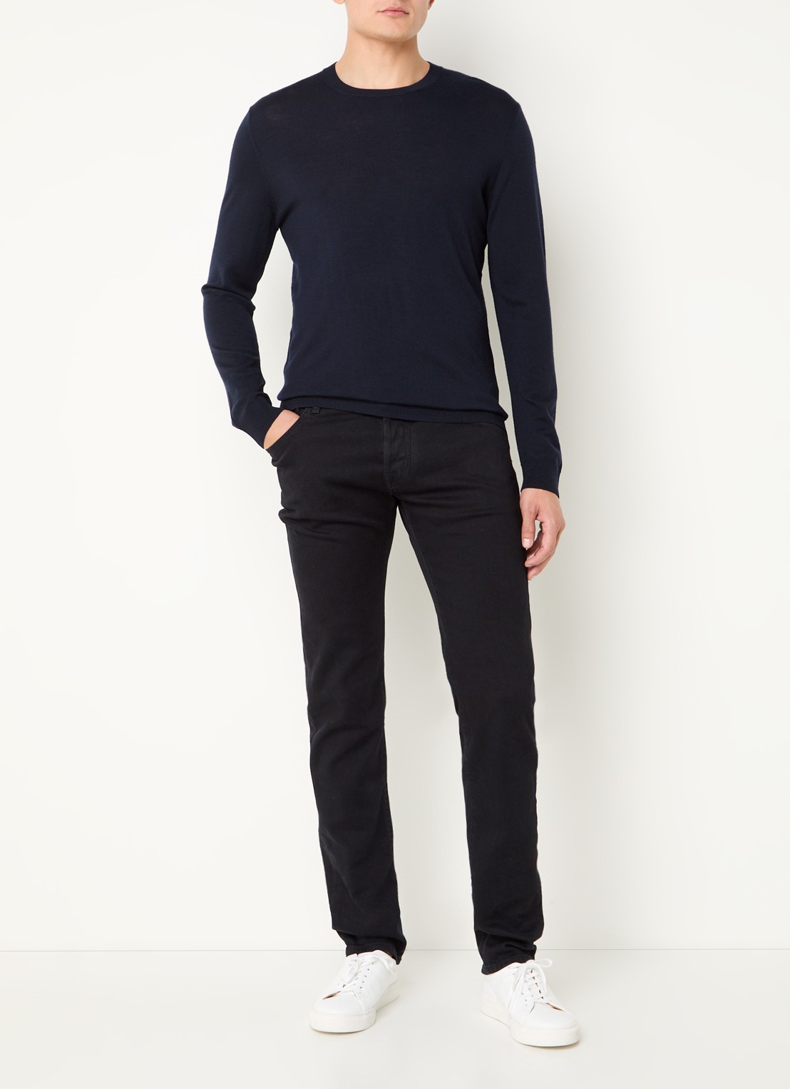 Boggi Milano Fijngebreide pullover van wol met ronde hals - voorkant 2 donkerblauw