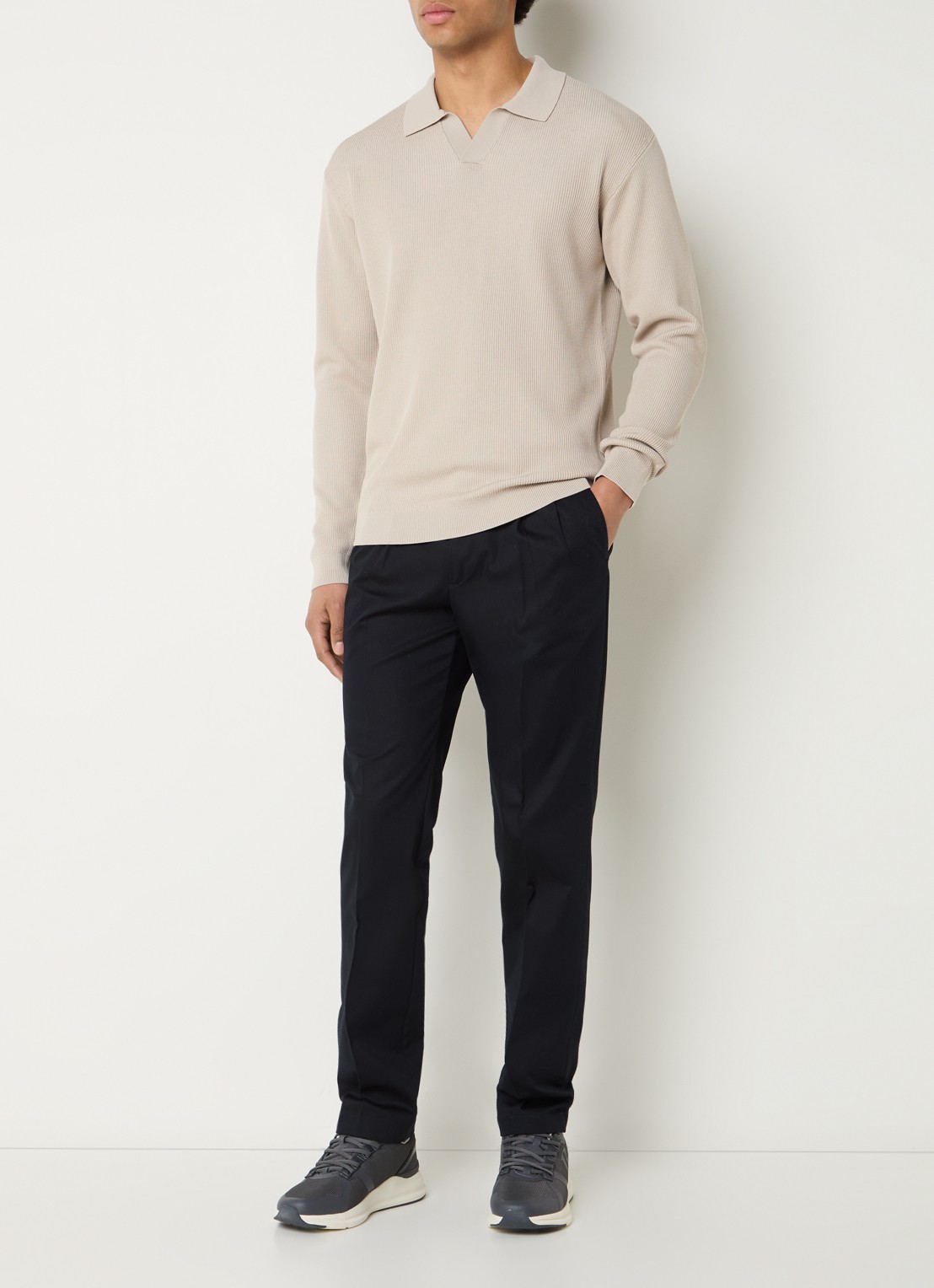 Boggi Milano Fijngebreide trui in zijdeblend met polokraag - voorkant 3 beige