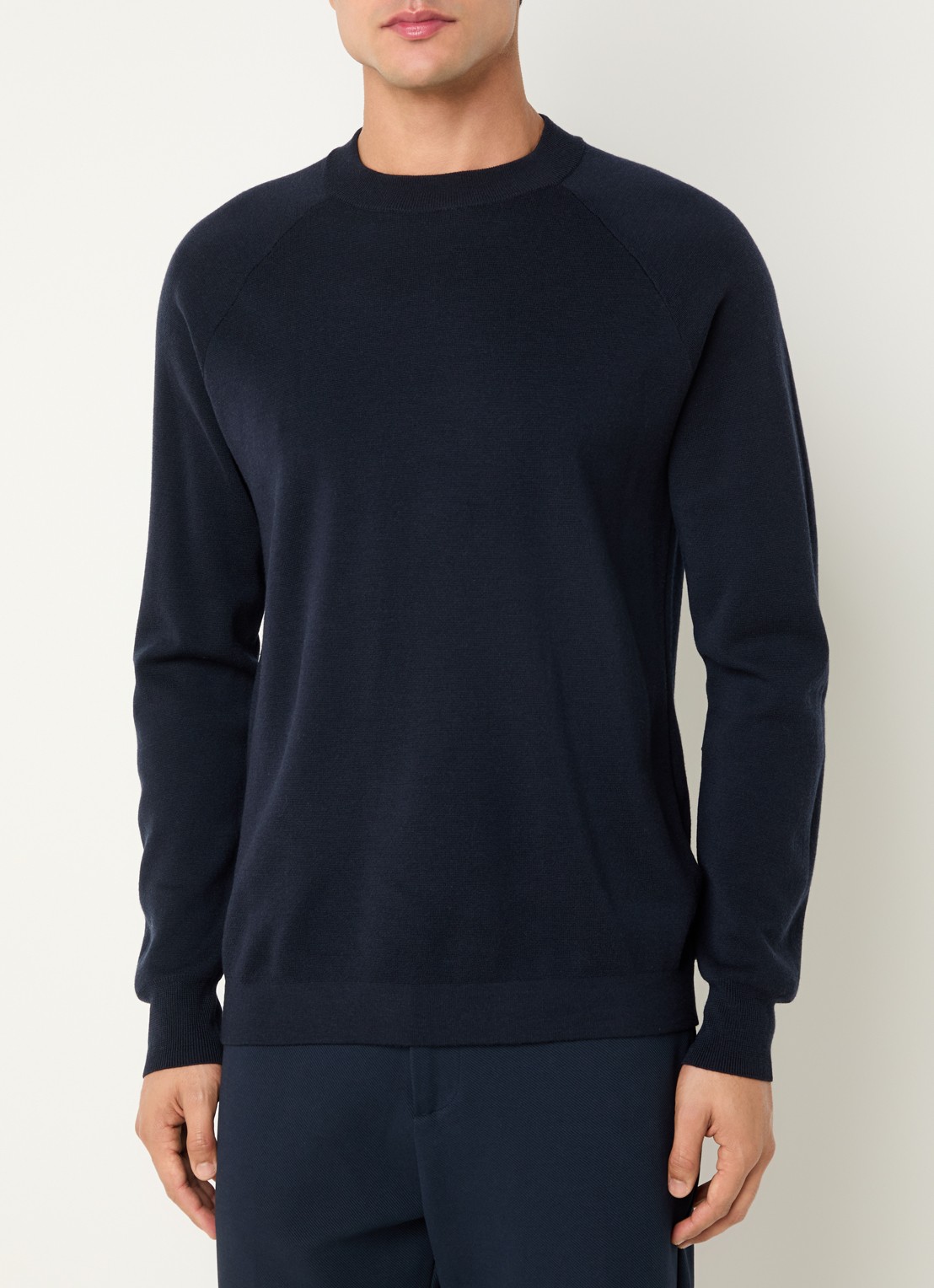 Boggi Milano Fijngebreide trui van wol met ronde hals - detail donkerblauw