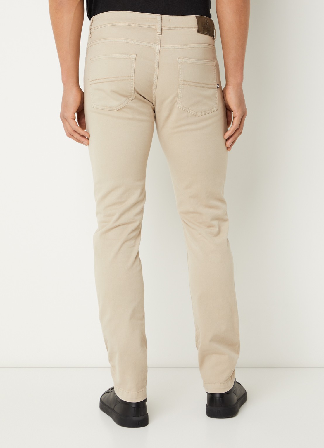 Boggi Milano Slim fit jeans met gekleurde wassing en steekzakken - achterkant beige