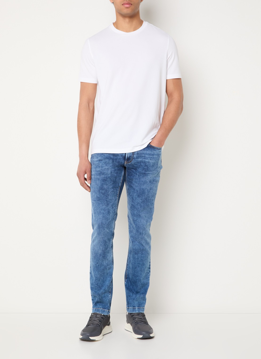 Boggi Milano Slim fit jeans met medium wassing - voorkant 3 indigo