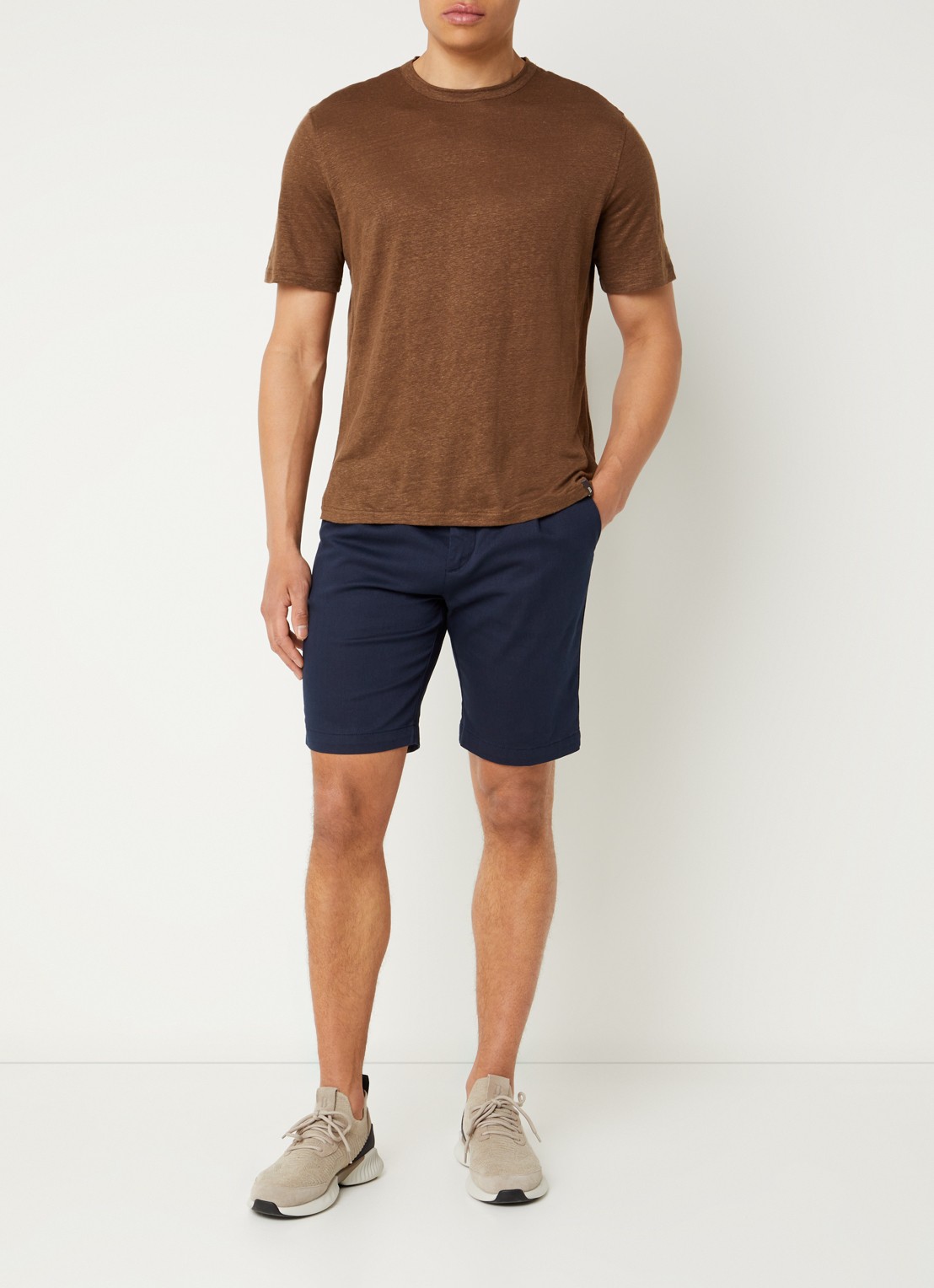 Boggi Milano Slim fit korte broek met steekzakken - voorkant 4 donkerblauw