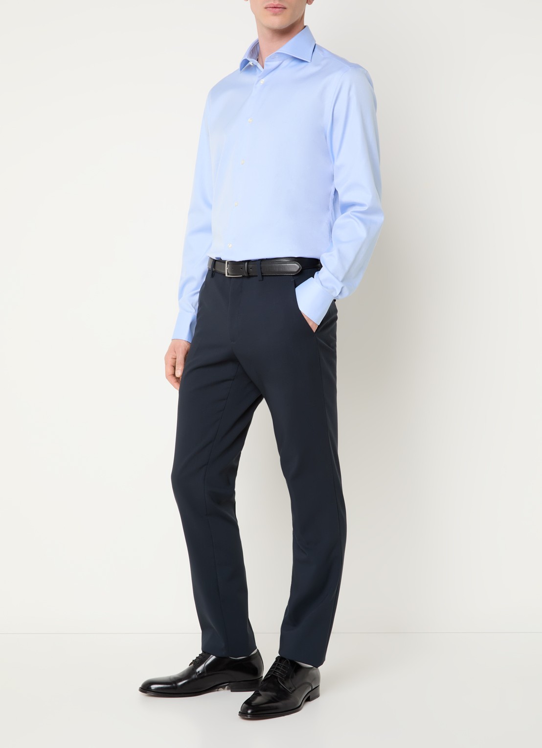 Boggi Milano Slim fit overhemd met cut away kraag - voorkant 5 lichtblauw