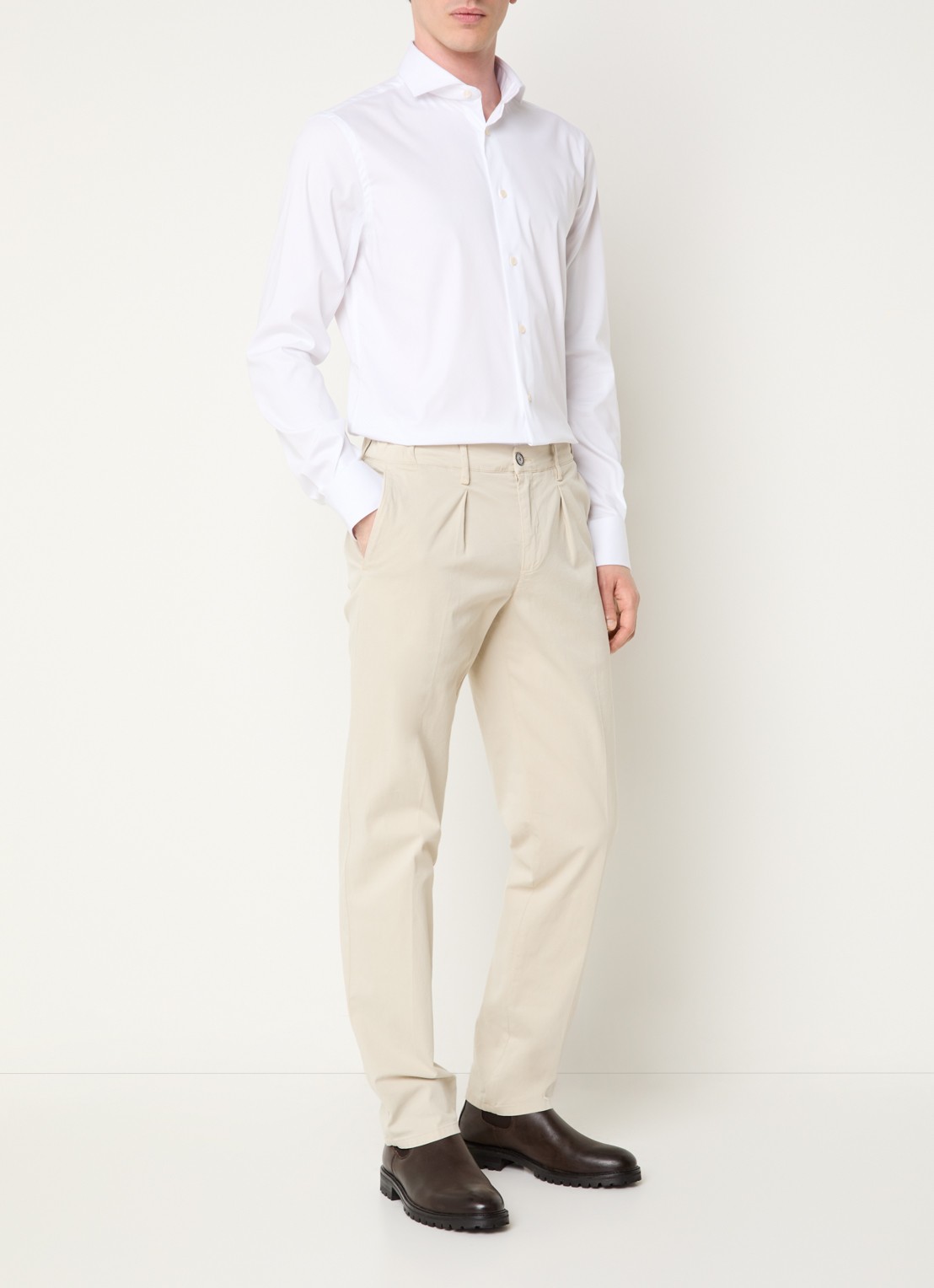 Boggi Milano Slim fit overhemd met cut away kraag - voorkant 5 wit