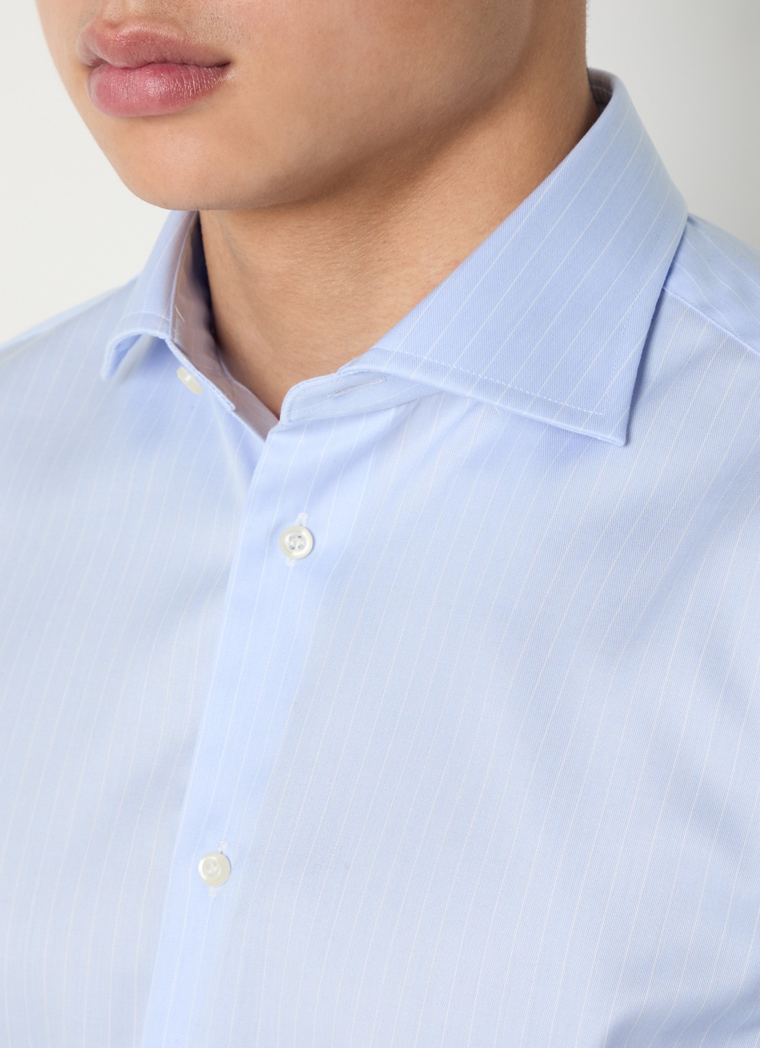 Boggi Milano Slim fit strijkvrij overhemd met streepprint - detail 3 lichtblauw