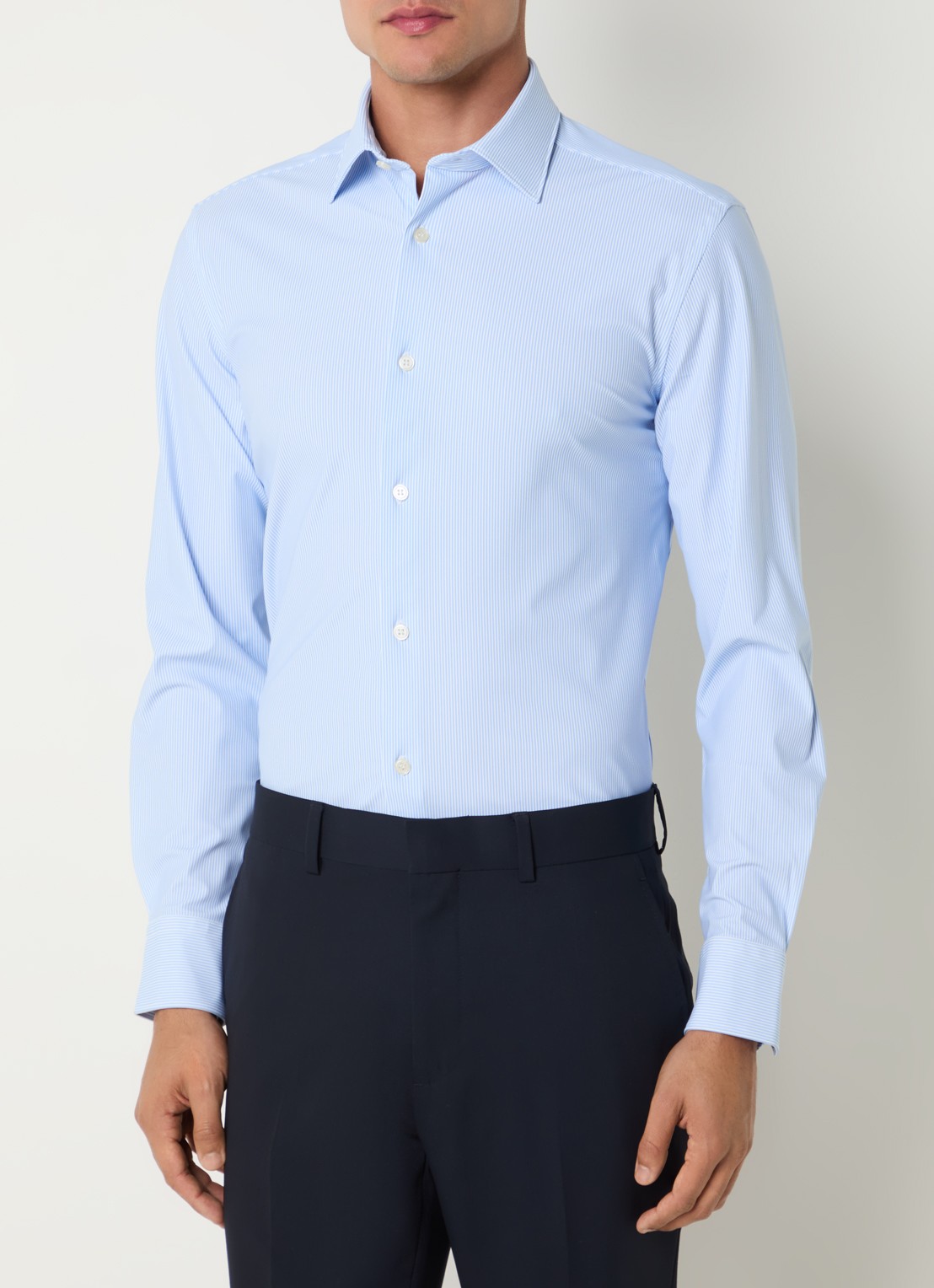 Boggi Milano Slim fit strijkvrij overhemd met wide spread kraag en streepdessin - detail 2 lichtblauw
