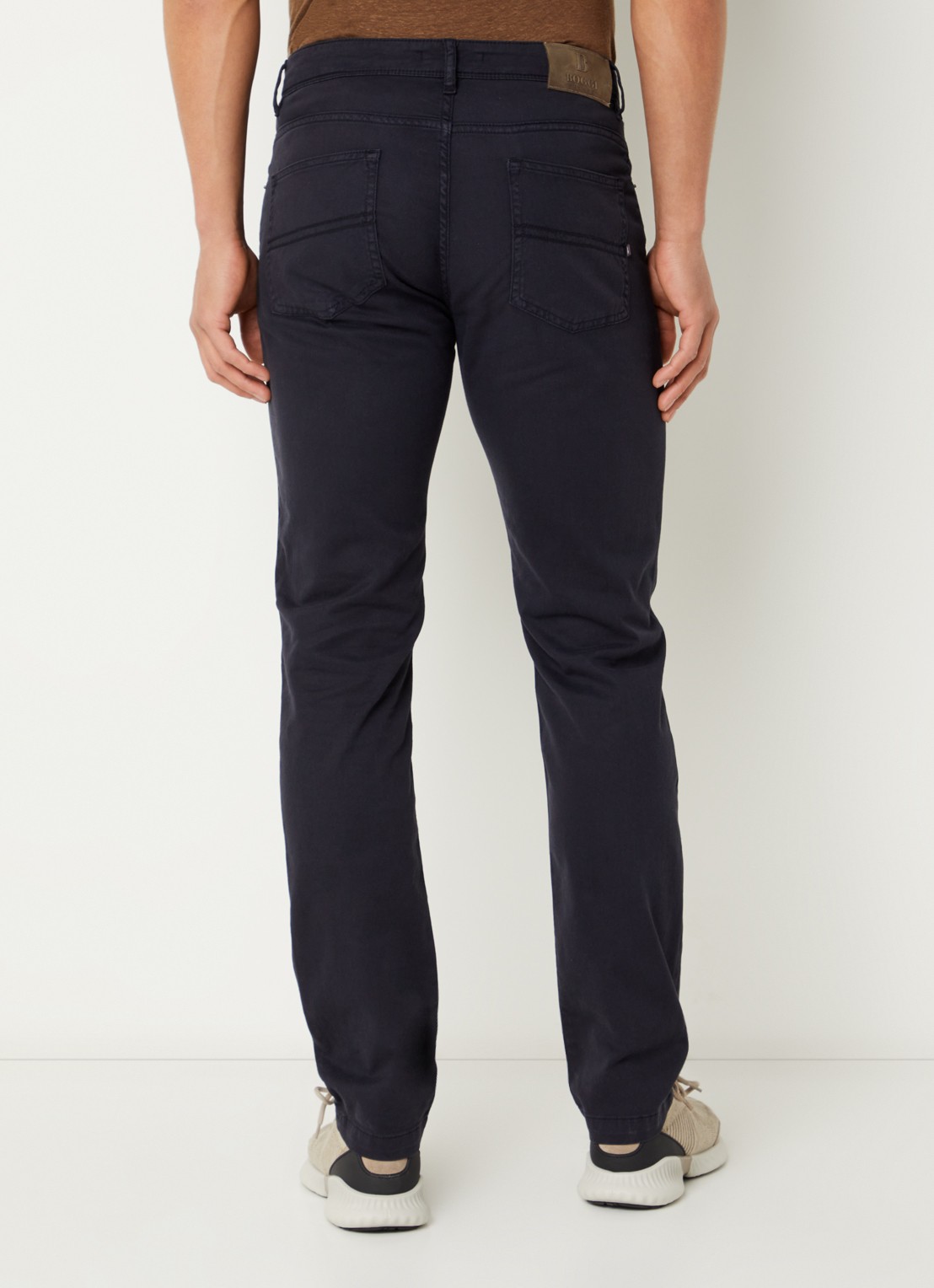 Boggi Milano Straight fit chino met steekzakken - achterkant donkerblauw