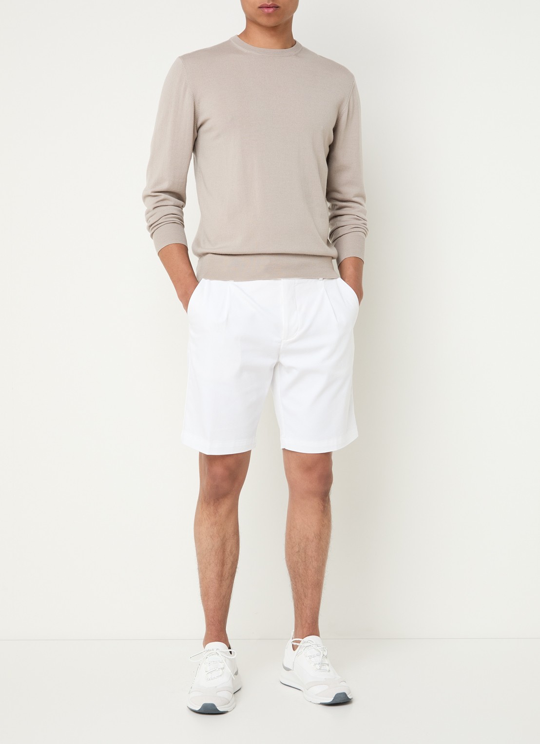 Boggi Milano Straight fit korte broek  met steekzakken - voorkant 2 wit