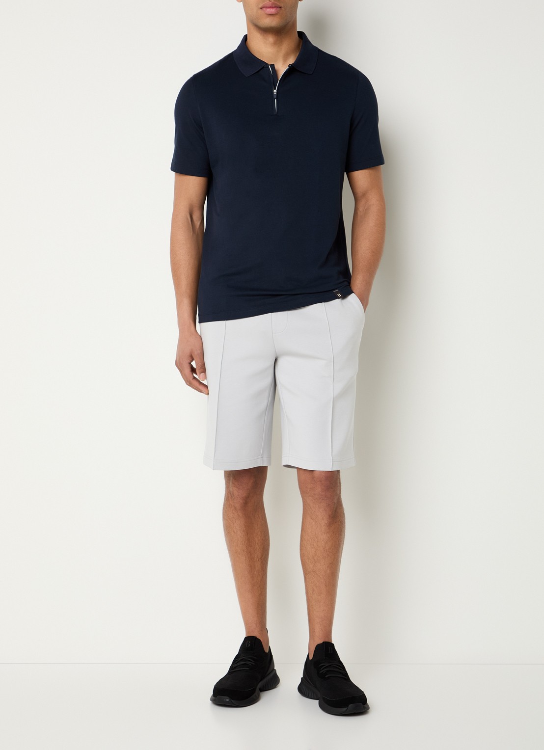 Boggi Milano Straight fit korte broek met steekzakken - voorkant 3 lichtgrijs