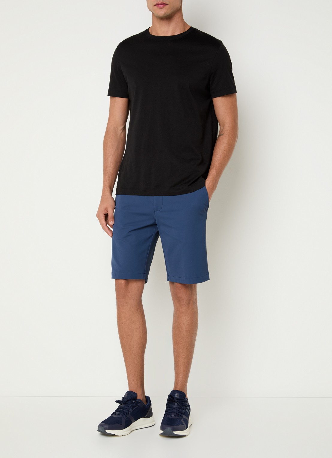 Boggi Milano Straight fit korte broek met steekzakken - voorkant 4 donkerblauw