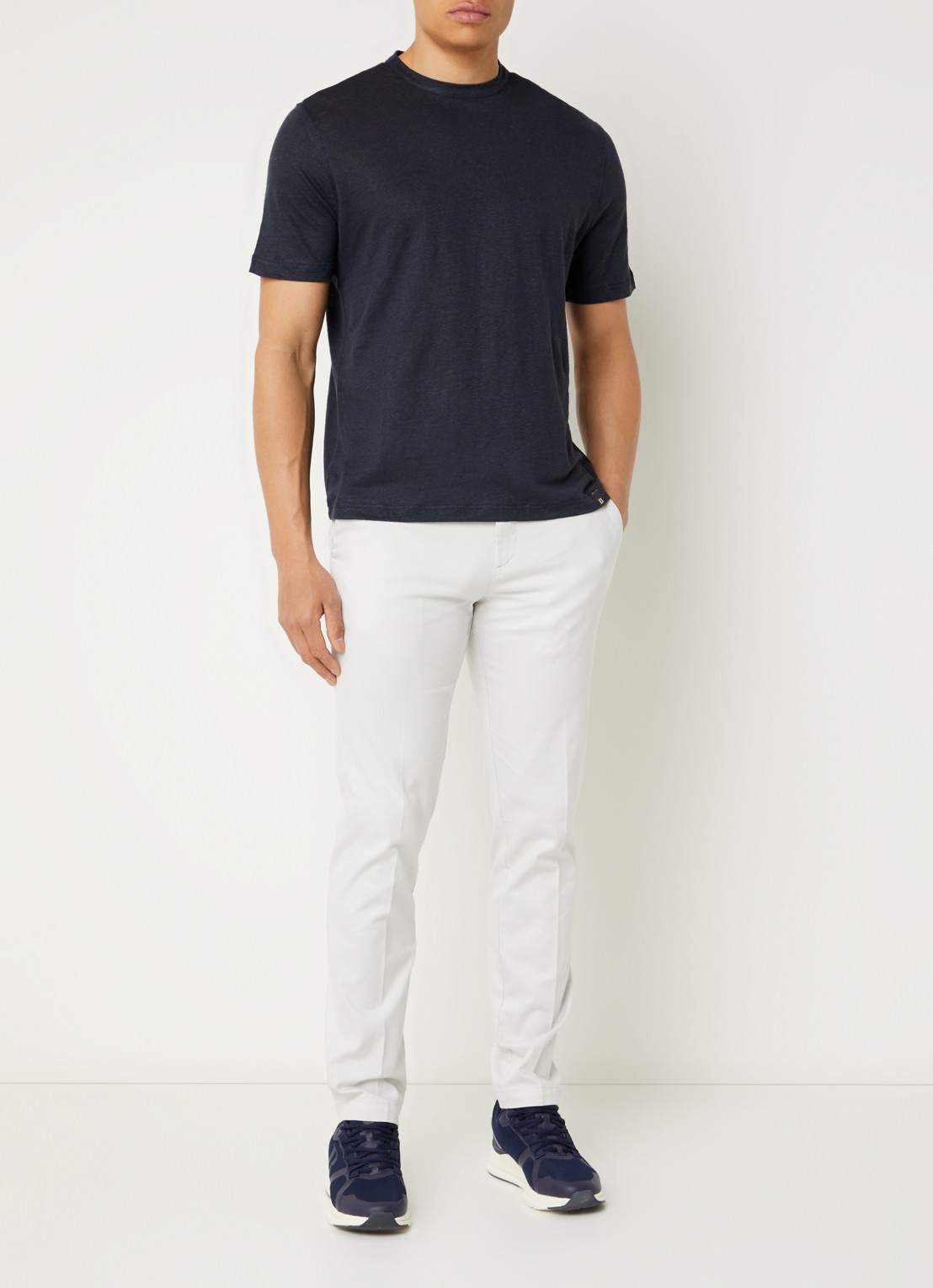 Boggi Milano T-shirt in linnenblend met ronde hals - voorkant 3 donkerblauw