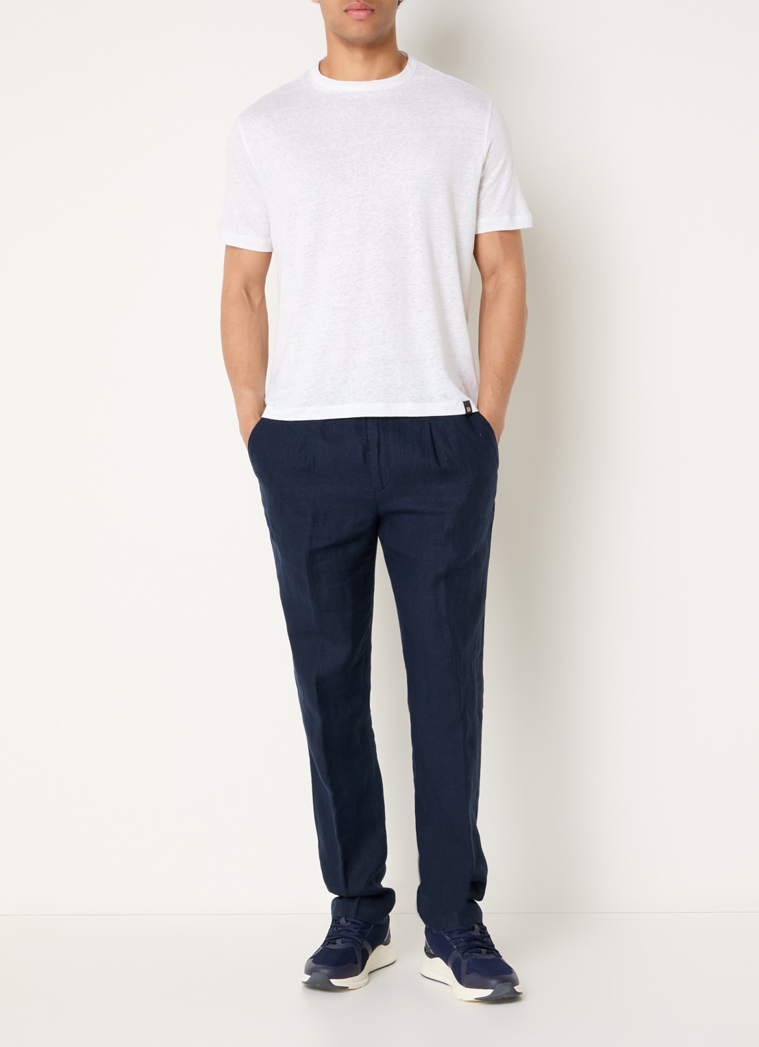 Boggi Milano T-shirt in linnenblend met ronde hals - voorkant 4 wit