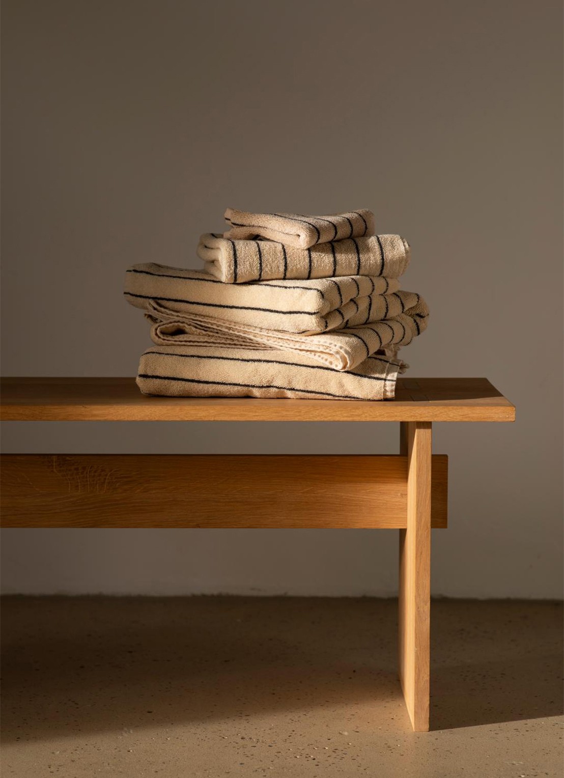 Bongusta Naram badhanddoek - 600 gr/m2 - 70 x 140 cm - voorkant 4 zand