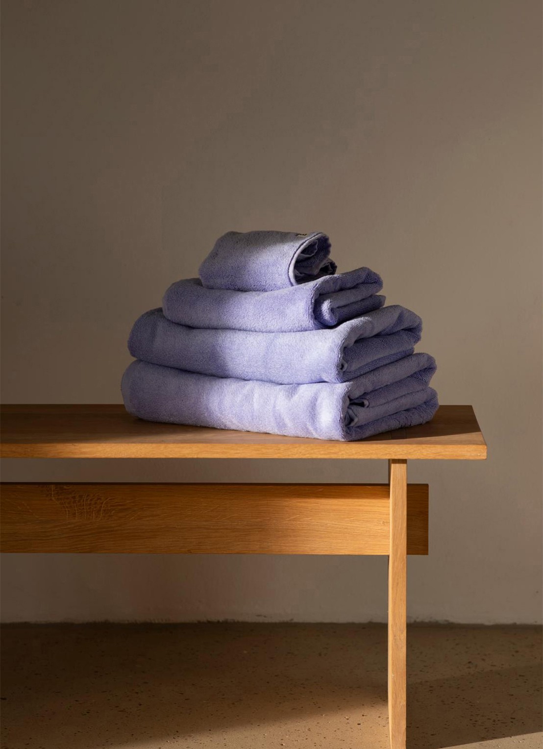 Bongusta Naram badhanddoek - 600 gr/m2 - 70 x 140 cm - voorkant 6 lavendel