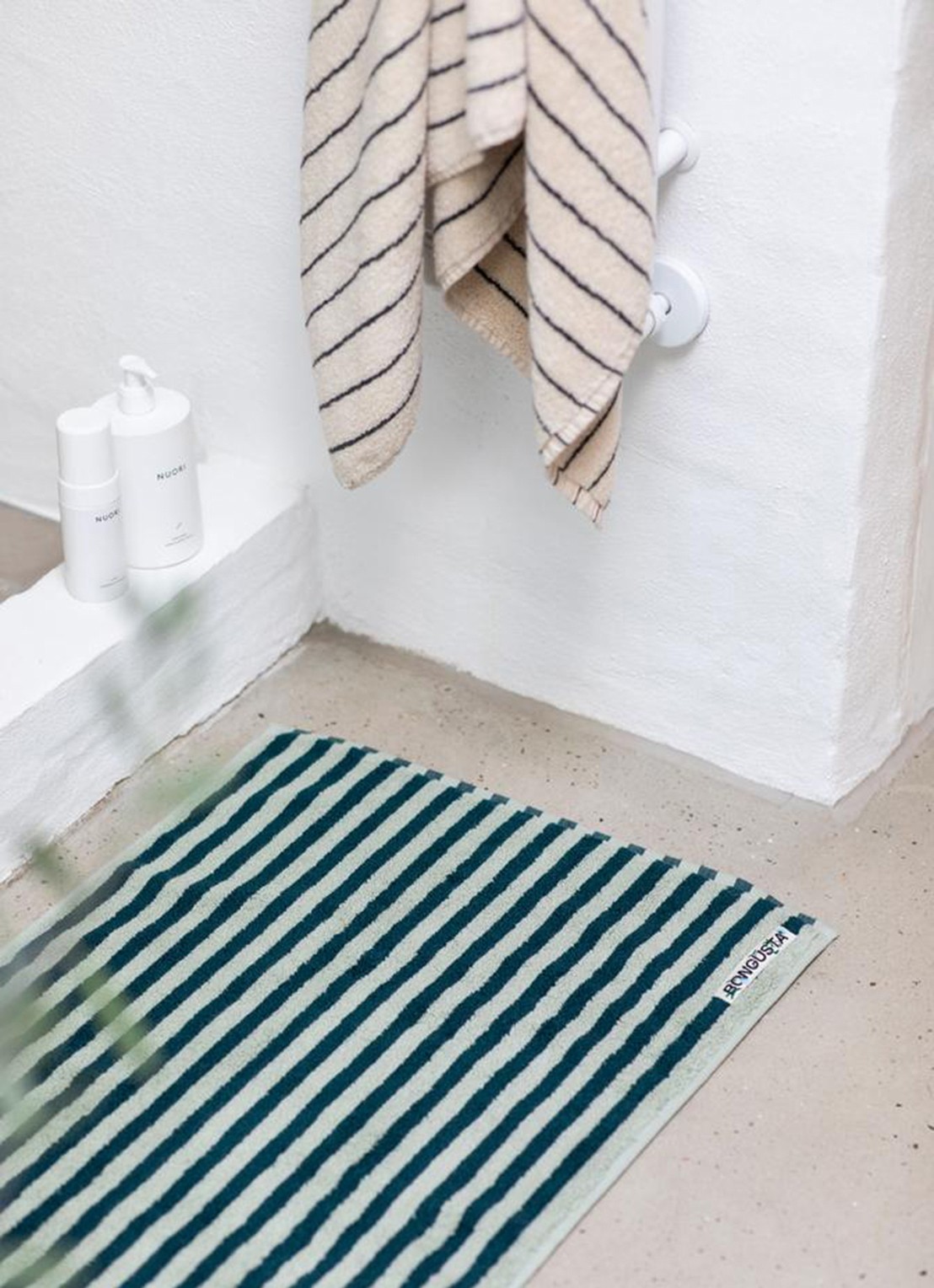 Bongusta Naram badmat 50 x 80 cm - voorkant 2 groen