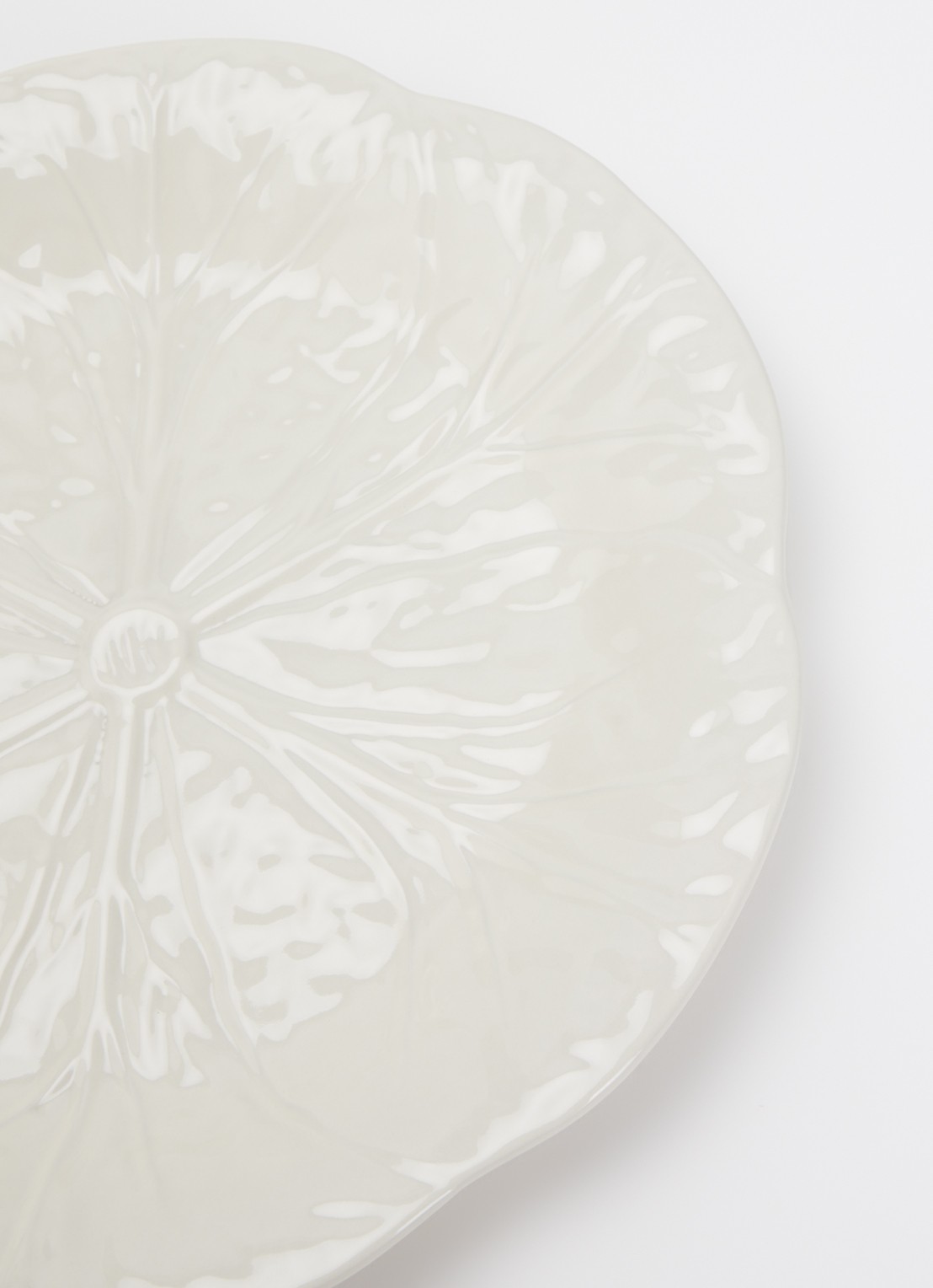 Bordallo Pinheiro Cabbage dinerbord 27 cm - detail 3 wit