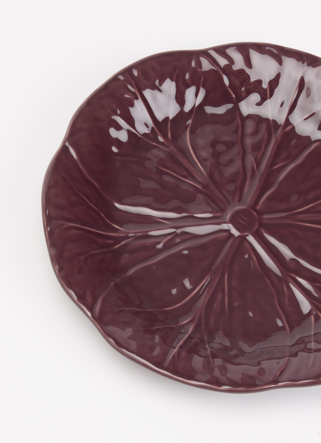 Bordallo Pinheiro Cabbage ontbijtbord 21 cm - detail aubergine