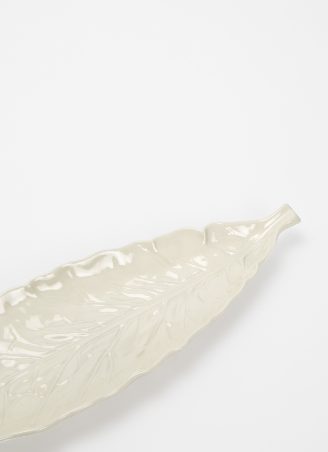 Bordallo Pinheiro Cabbage serveerschaal 40 cm - voorkant 2 gebroken wit
