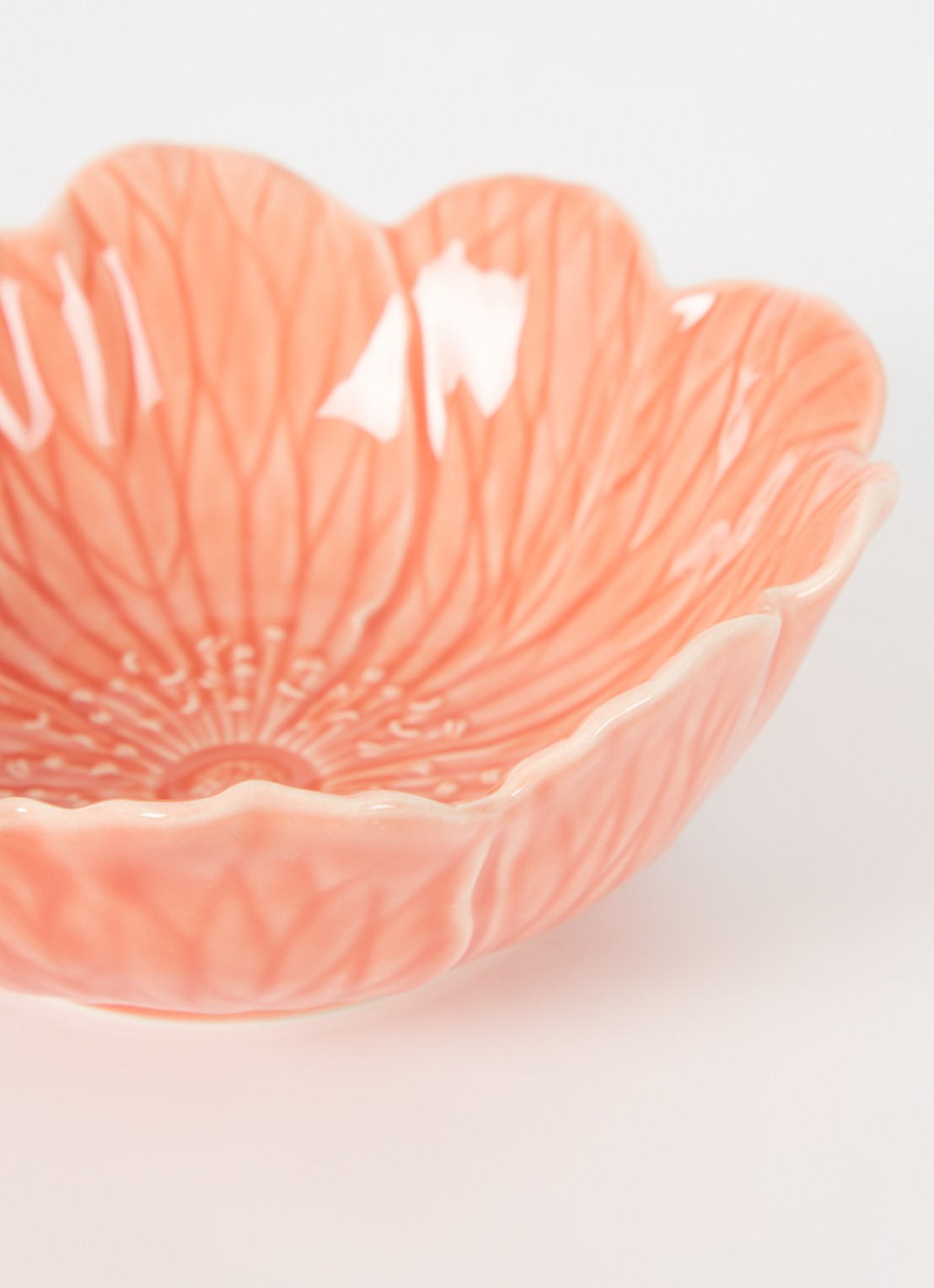 Bordallo Pinheiro Flora kom 17 cm - voorkant 2 zalmroze