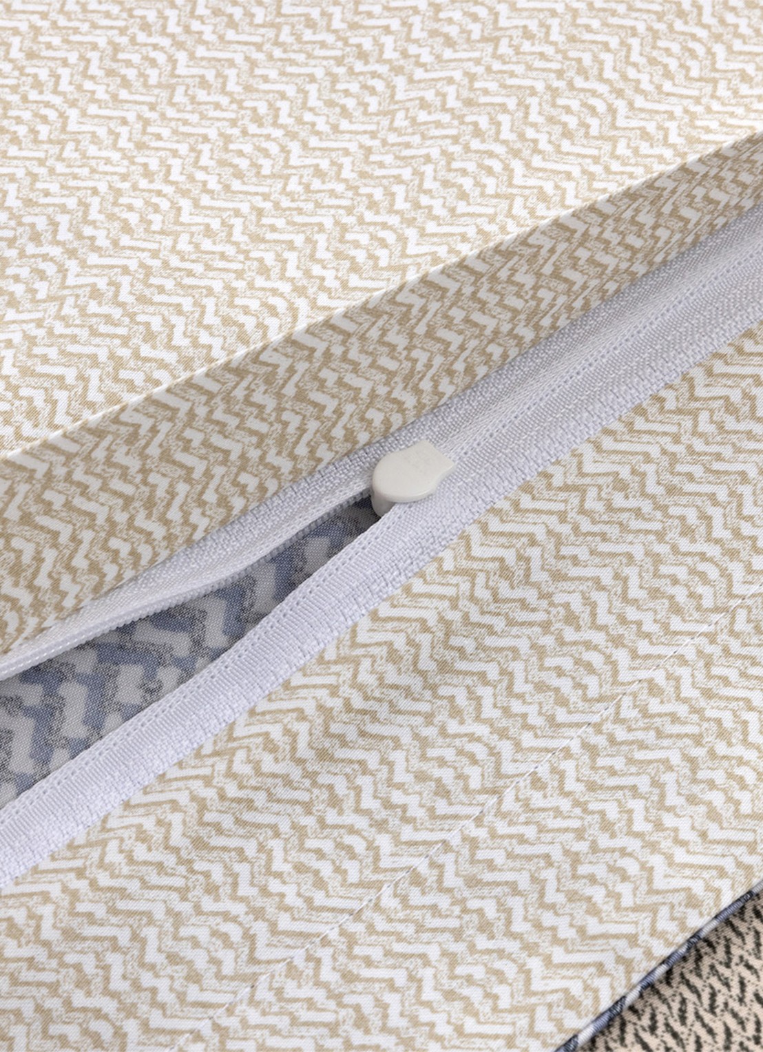 BOSS Alvorada kussensloop - achterkant 4 beige