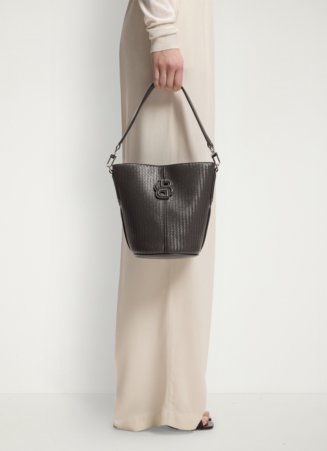 BOSS Anett schoudertas met logo - voorkant 3 dark brown-207 / bruin