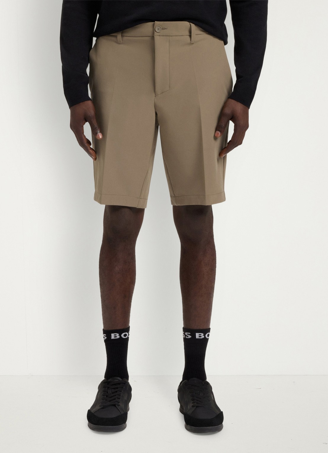 BOSS Commuter loose fit korte broek met steekzakken - detail donkerbeige