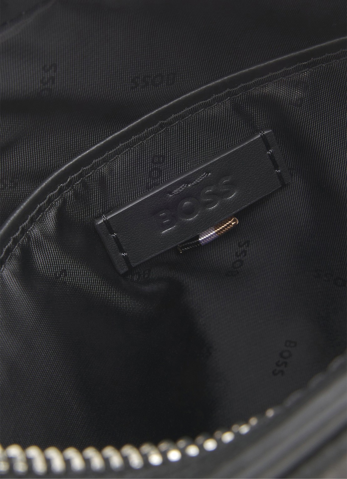 BOSS Crosstown crossbodytas van leer - detail 2 zwart