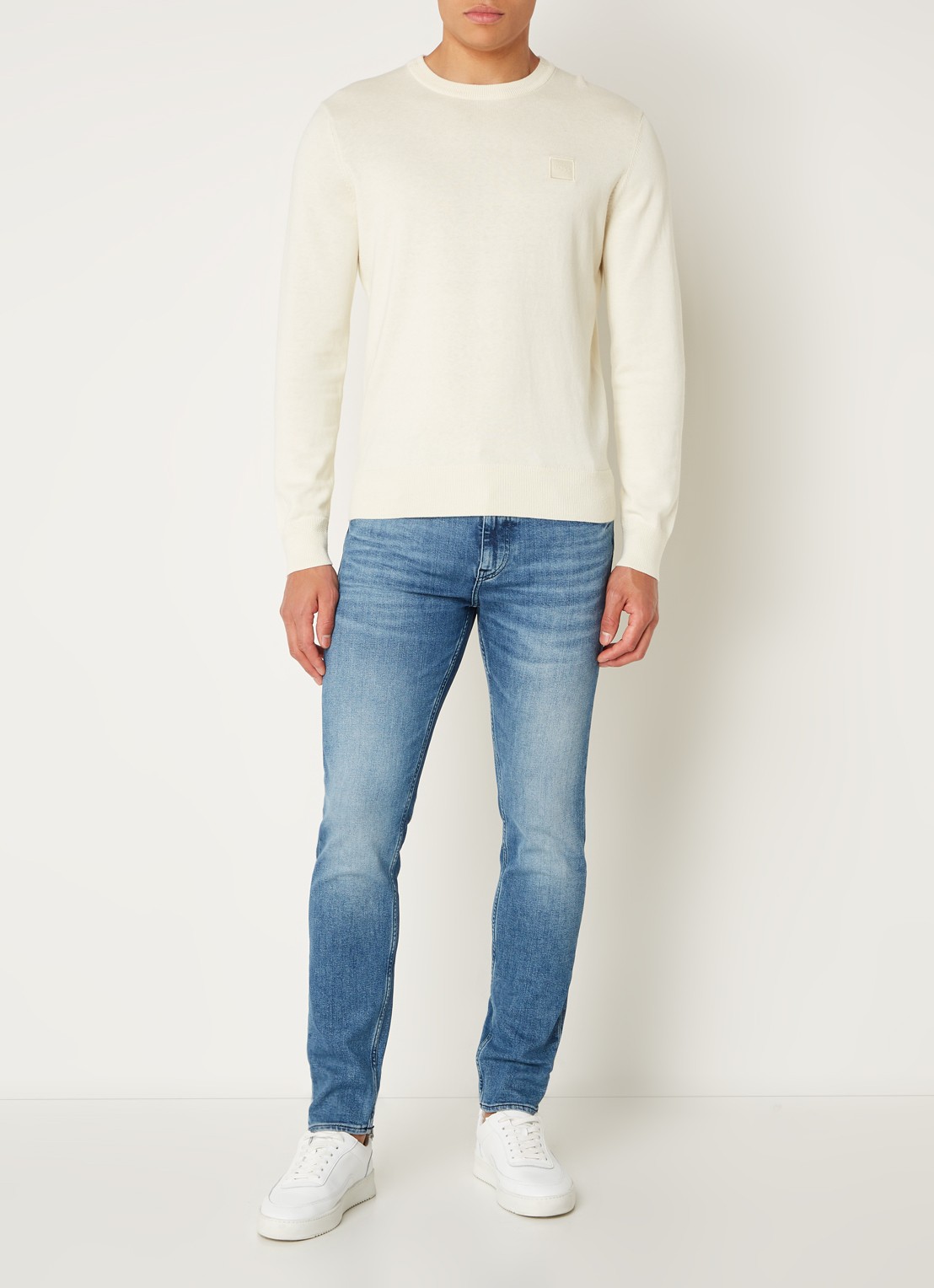 BOSS Delano slim tapered jeans met medium wassing - voorkant 5 indigo