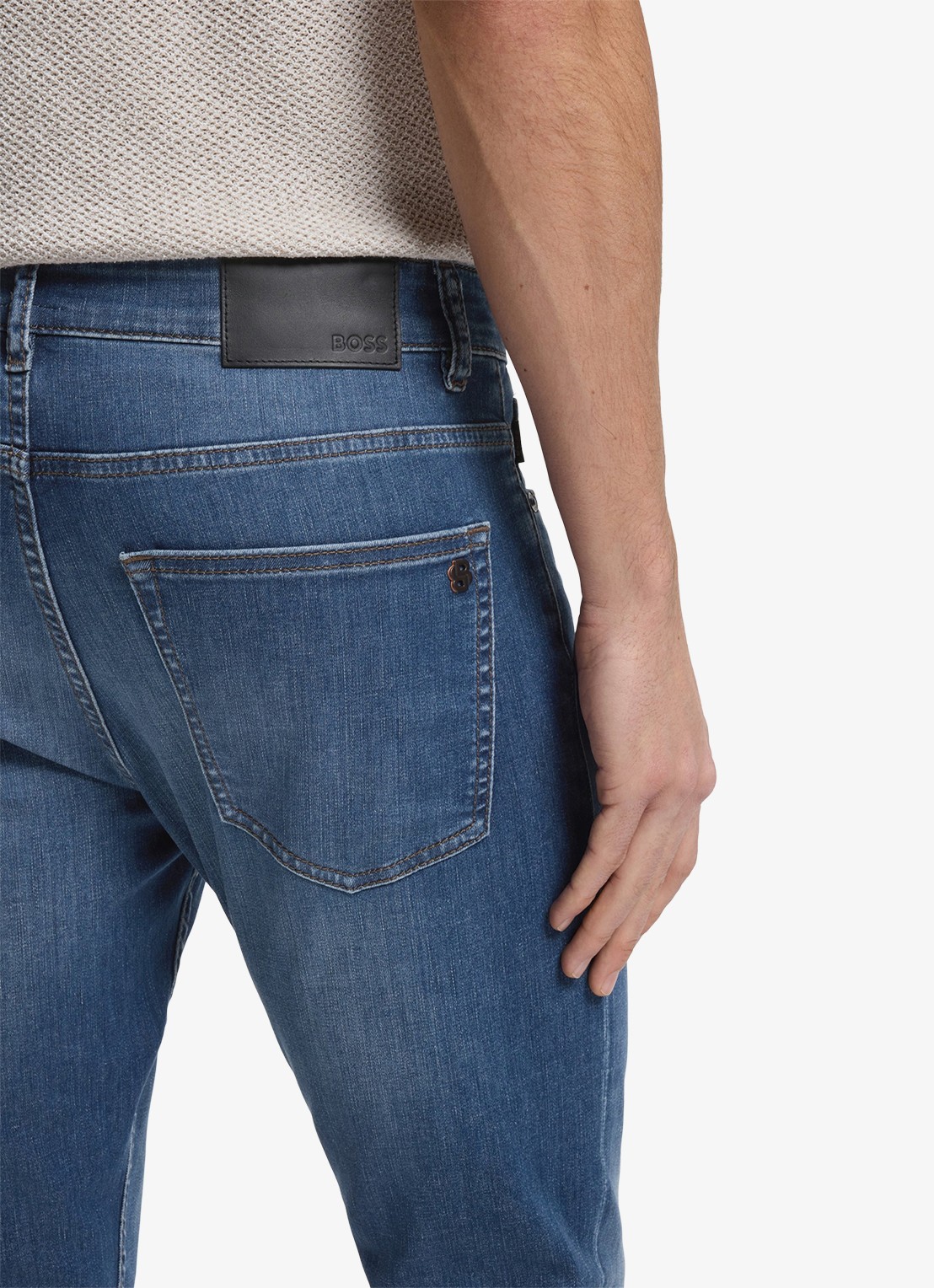 BOSS DELAWARE BO slim fit jeans met medium wassing - detail 2 medium blue-422 / blauw