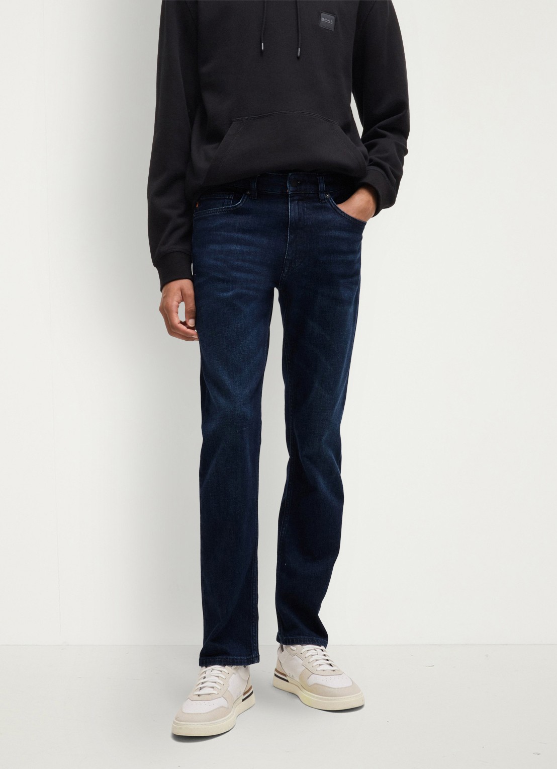 BOSS Delaware slim fit jeans met donkere wassing - detail indigo