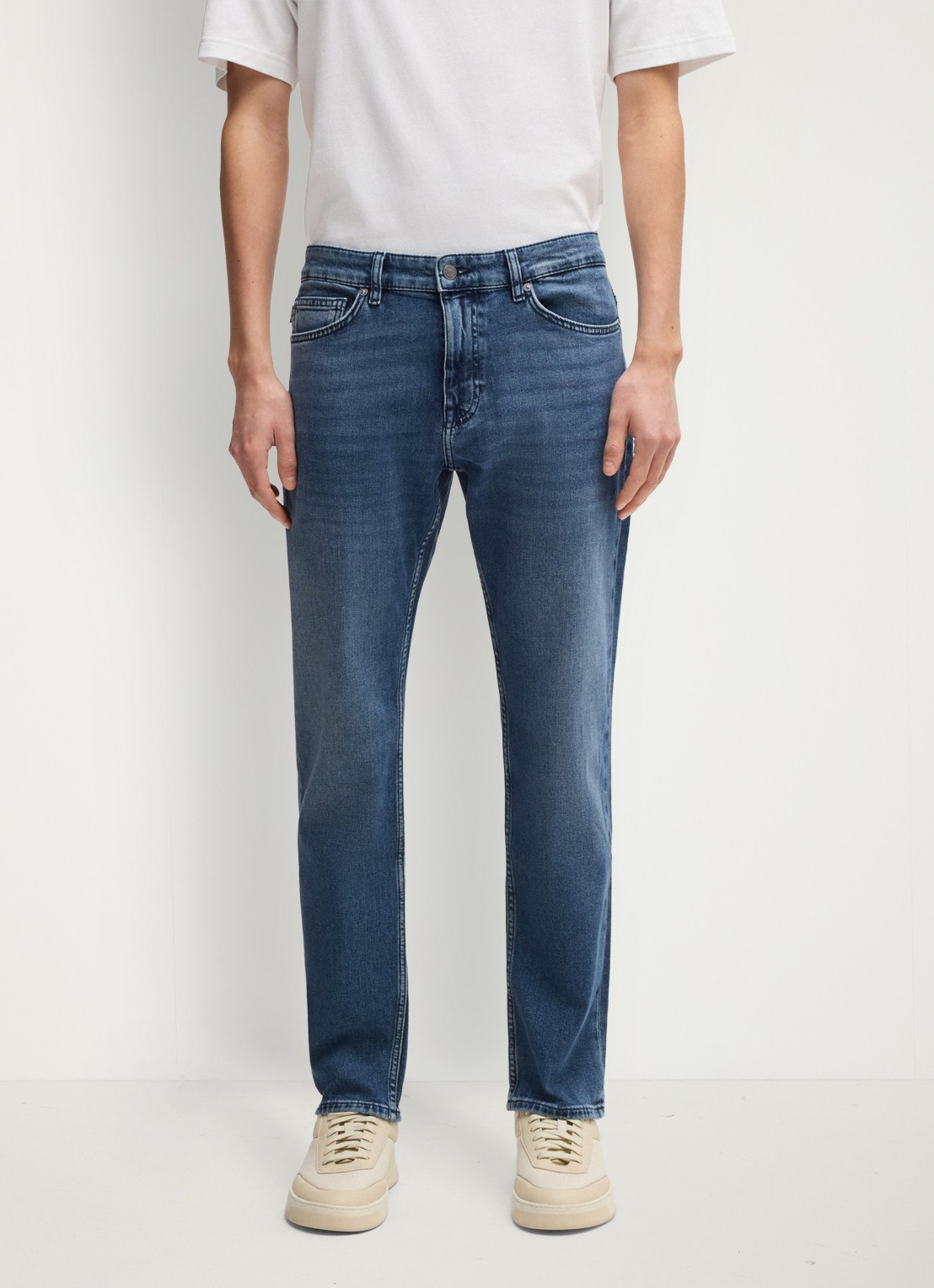 BOSS Delaware slim fit jeans met lichte wassing - detail 3 indigo