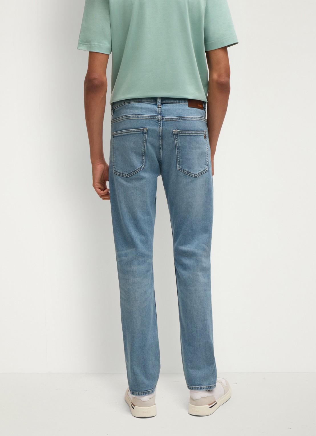 BOSS Delaware slim fit jeans met lichte wassing - detail 2 indigo